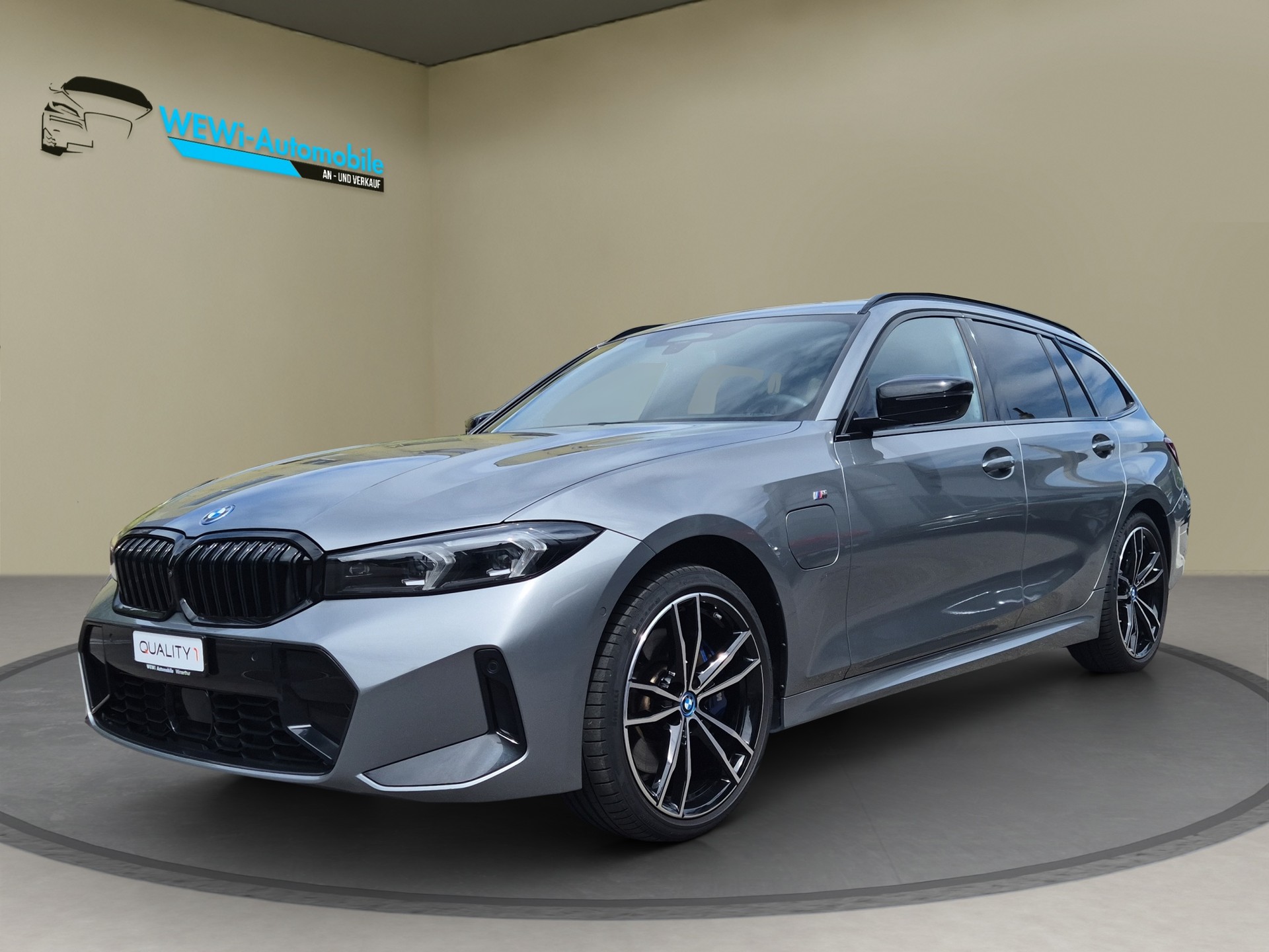 BMW 330e x DriveTouring Steptronic M Sport Pro-image-6