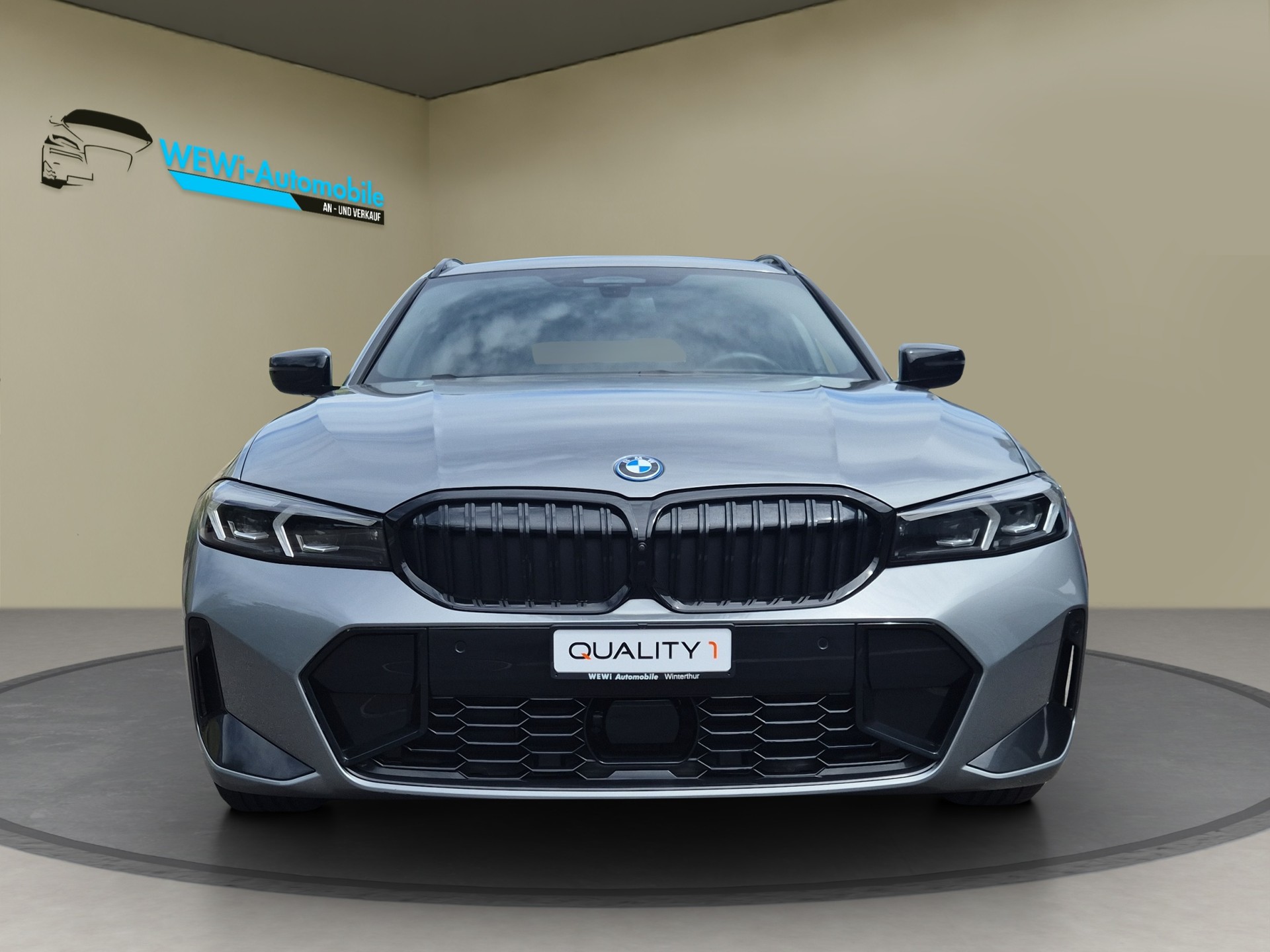 BMW 330e x DriveTouring Steptronic M Sport Pro-image-7