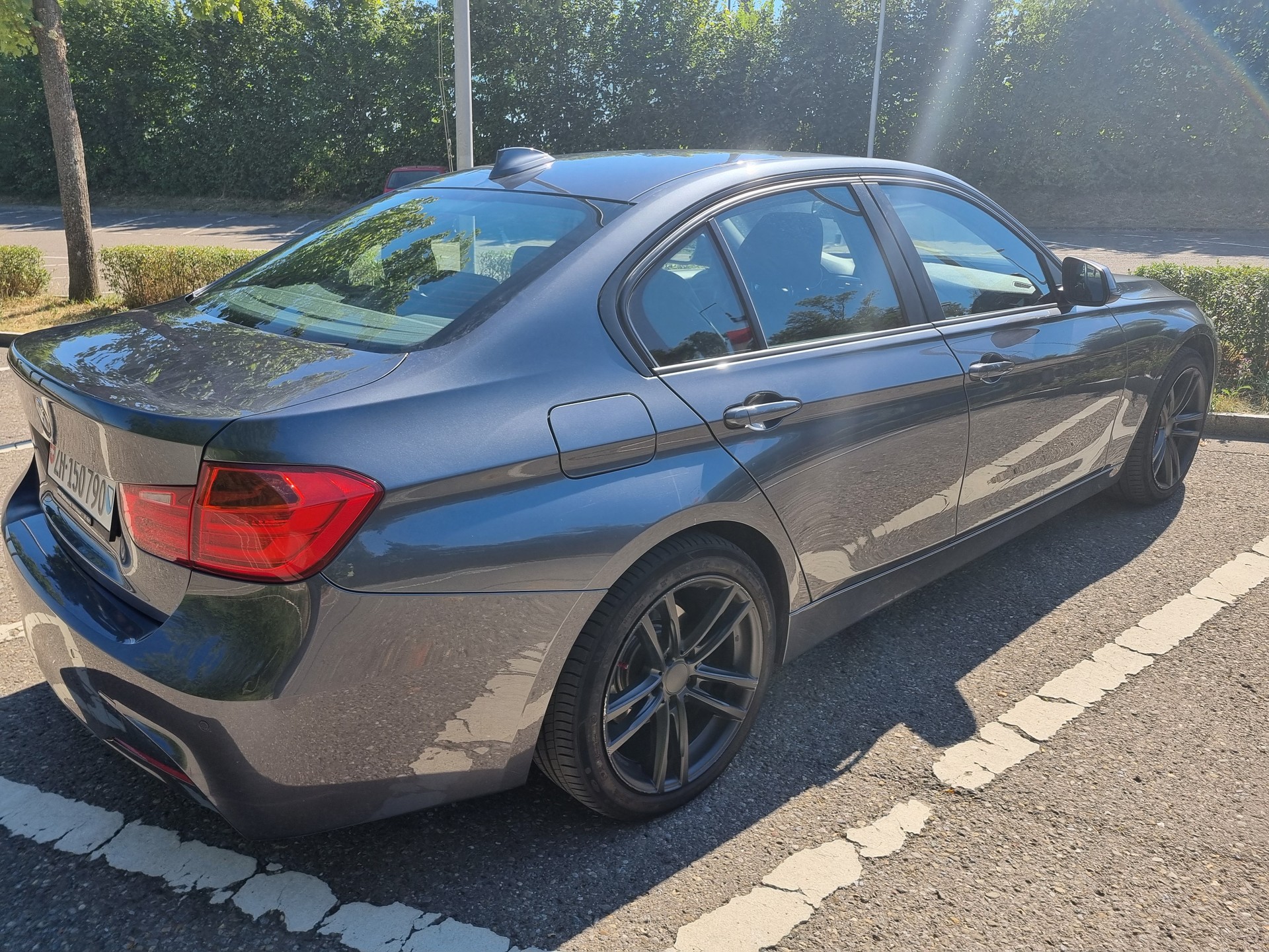 BMW 320d-image-3