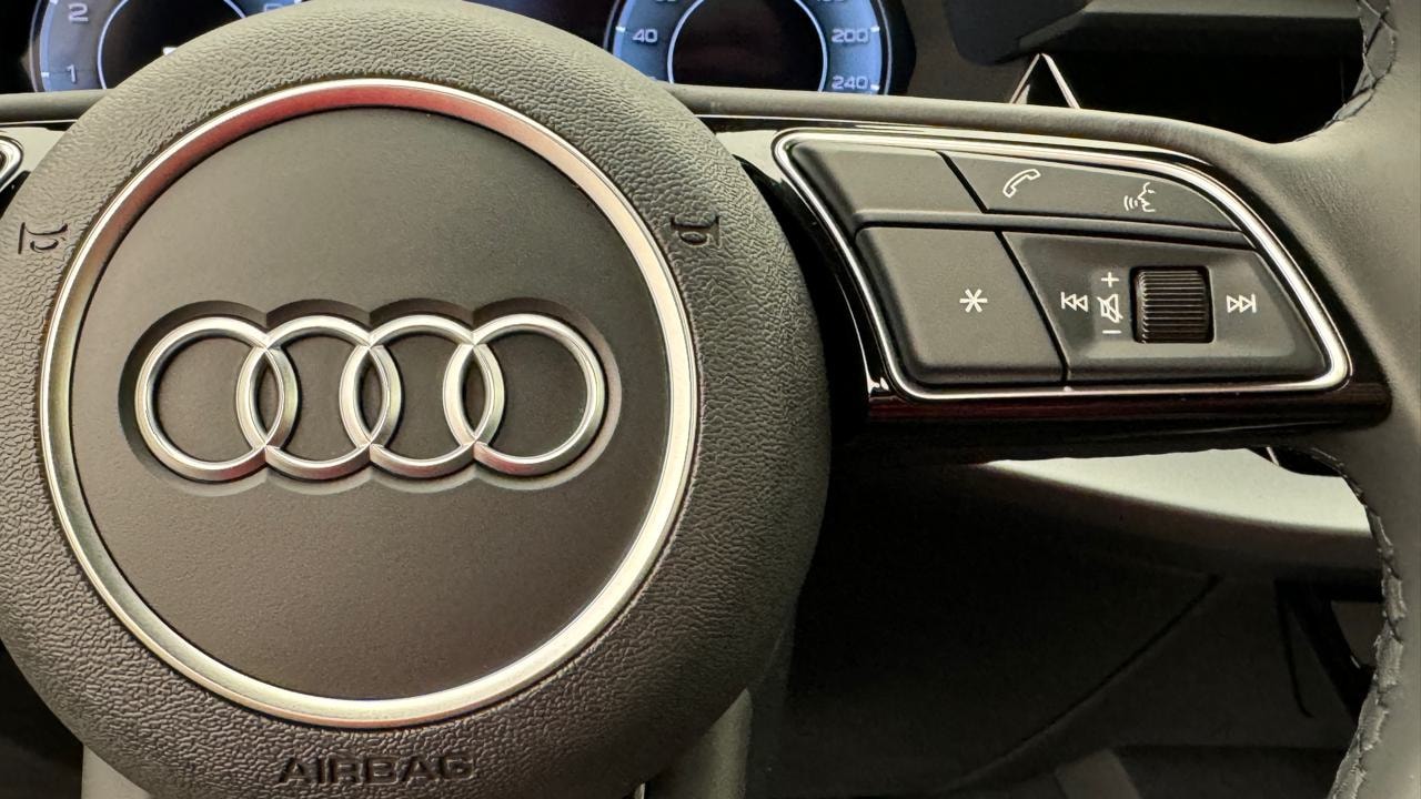 AUDI A3 allstreet 40 TFSI S-tronic quatttro-image-9