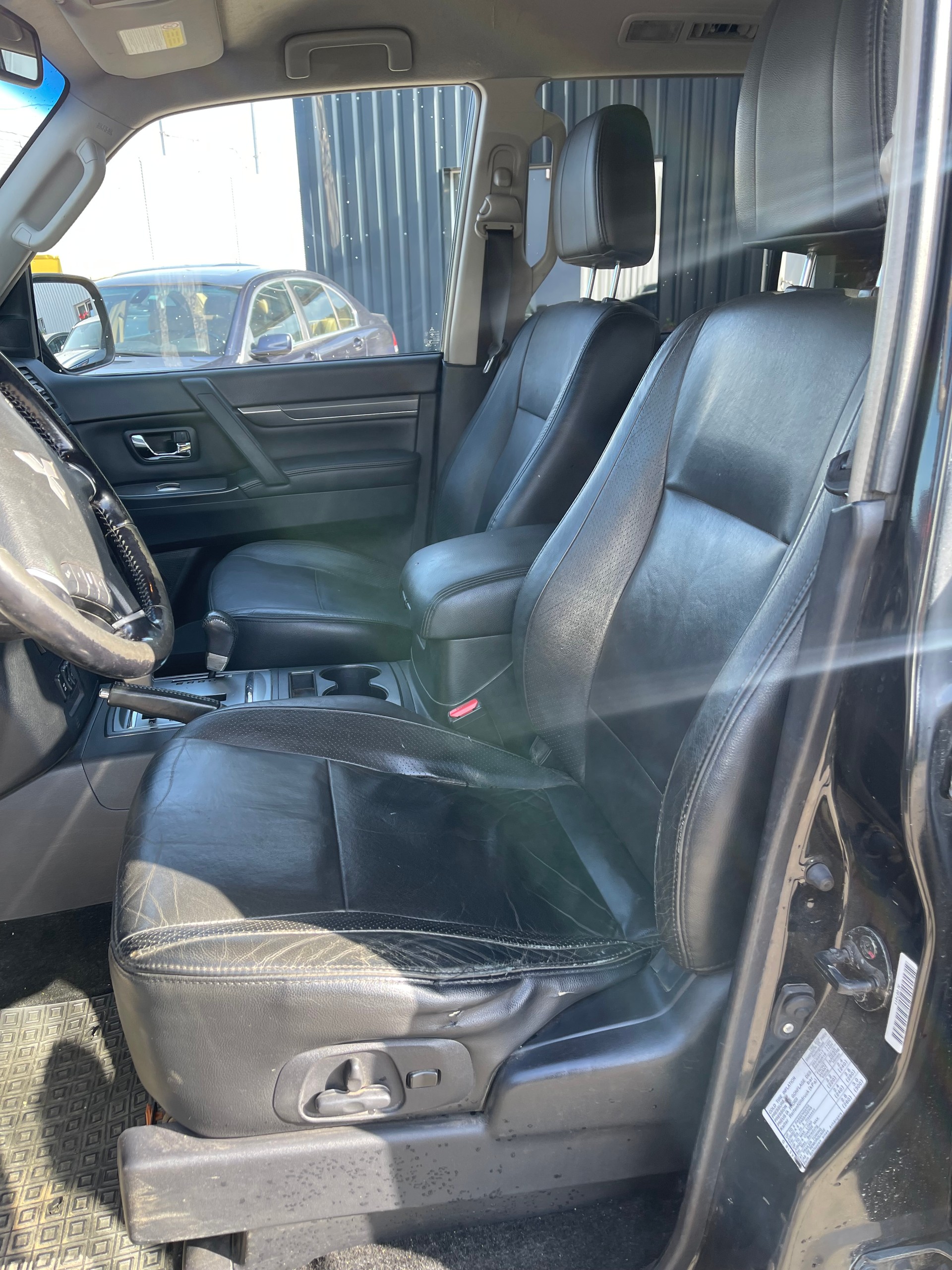 MITSUBISHI Pajero 3.2 DI-D Instyle Automatic-image-9