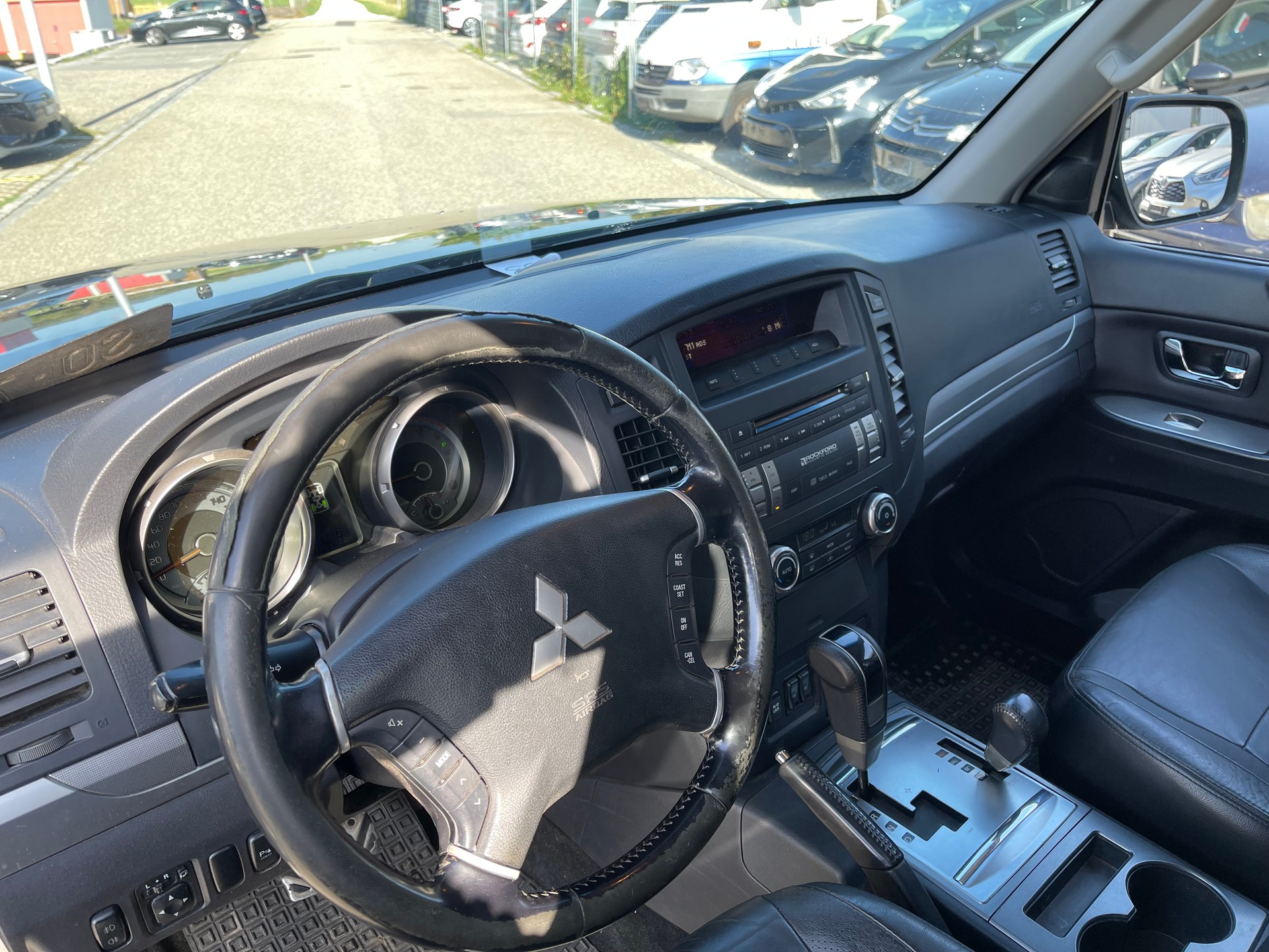 MITSUBISHI Pajero 3.2 DI-D Instyle Automatic-image-8