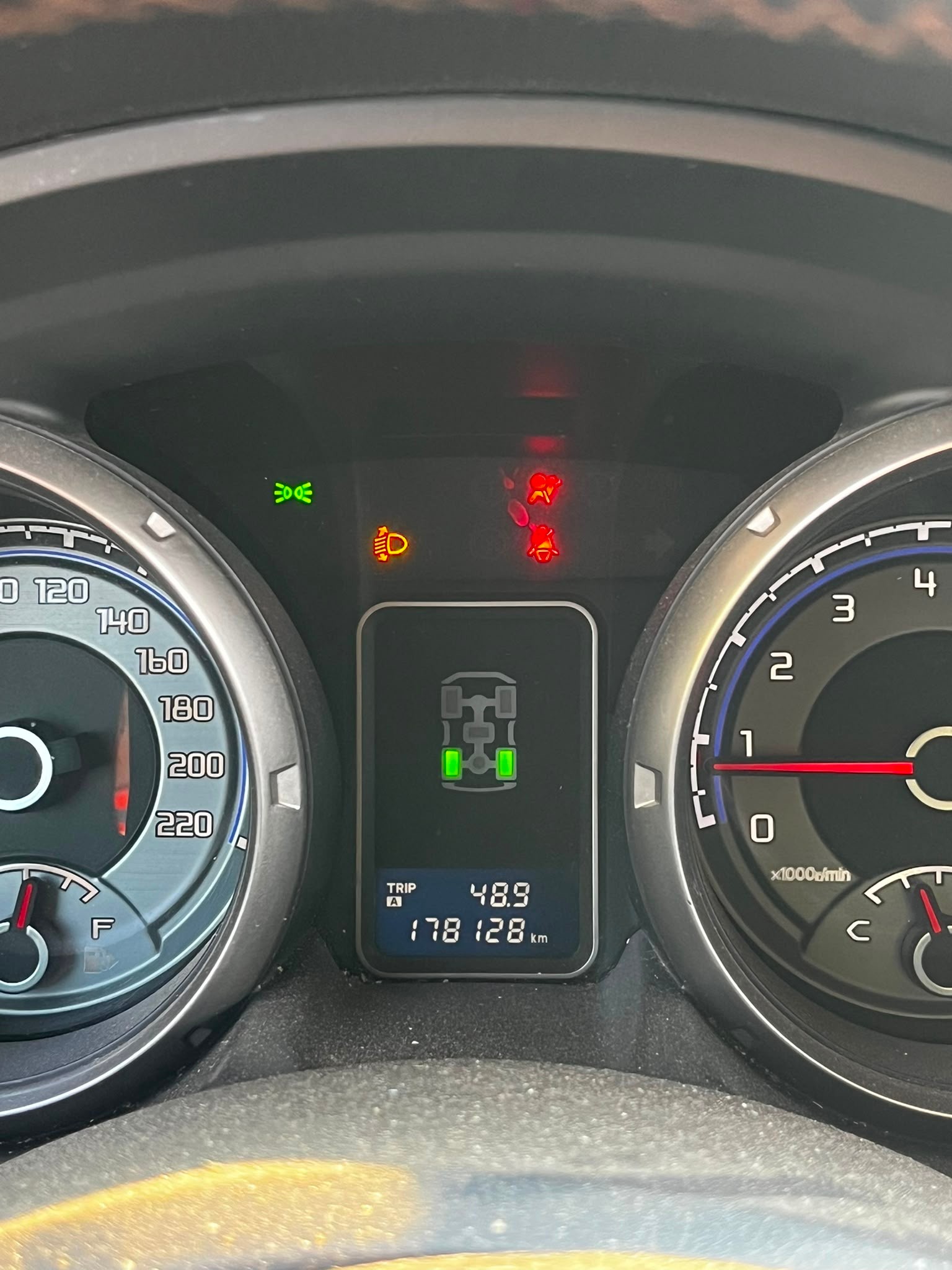 MITSUBISHI Pajero 3.2 DI-D Instyle Automatic-image-3