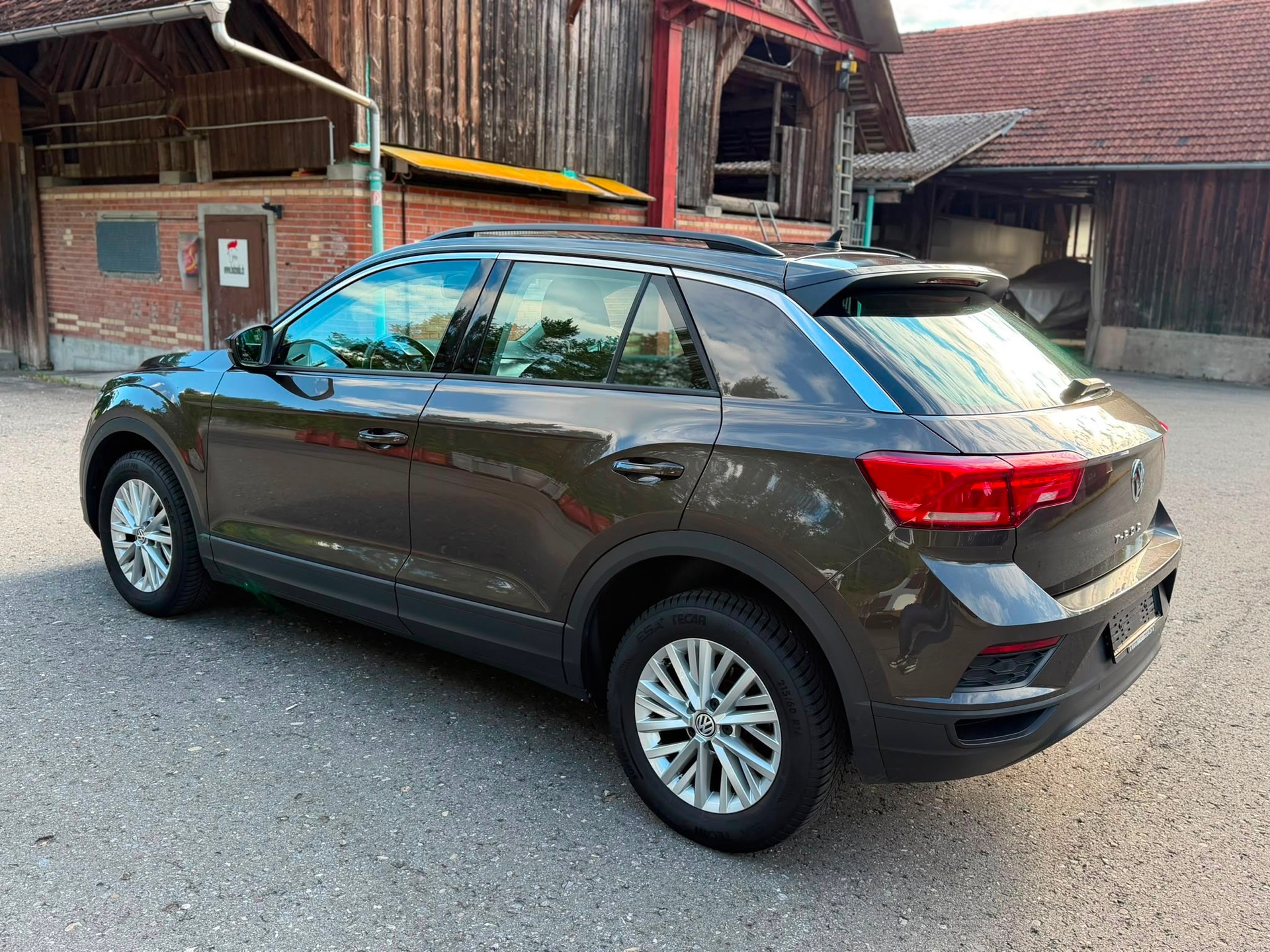VW T-Roc 1.0 TSI-image-3