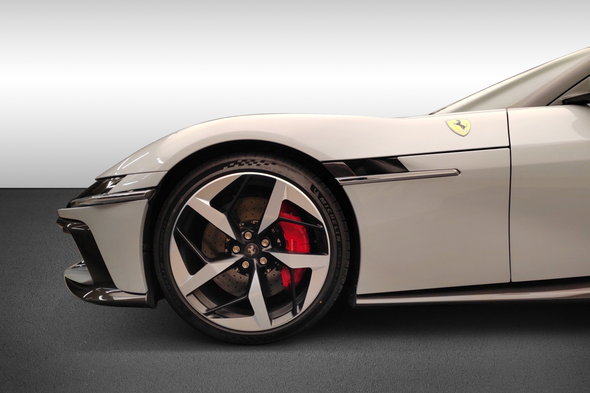 FERRARI 12 Cilindri-image-8