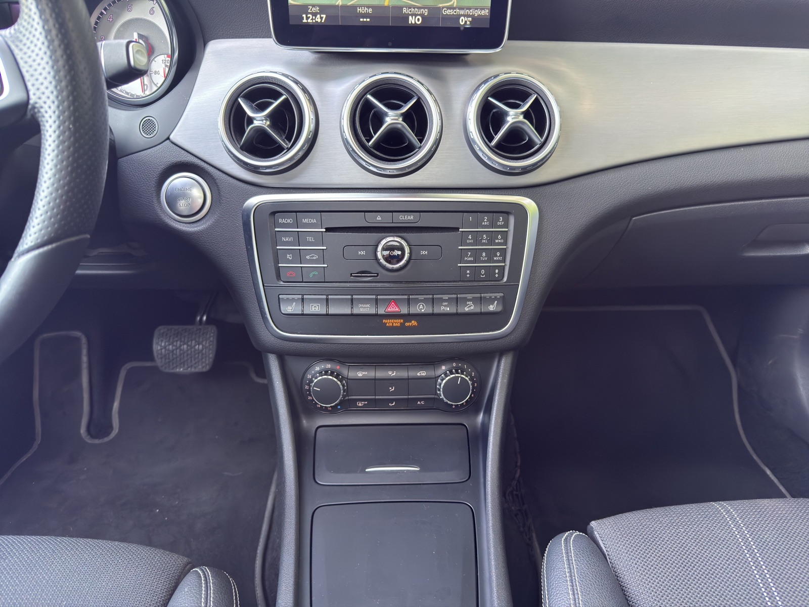 MERCEDES-BENZ GLA 250 Urban 4-Matic *PANORAMADACH*-image-10