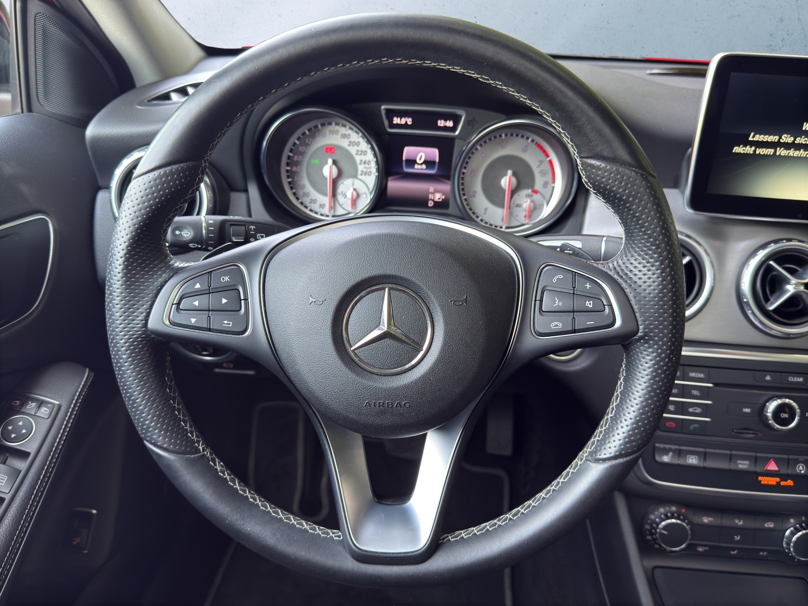 MERCEDES-BENZ GLA 250 Urban 4-Matic *PANORAMADACH*-image-7