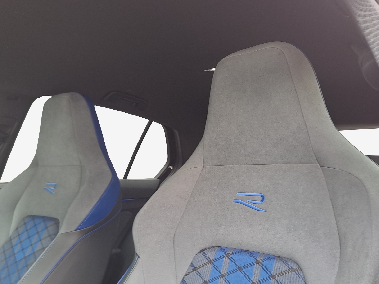 VW Golf 2.0 TSI R DSG 4Motion-image-14