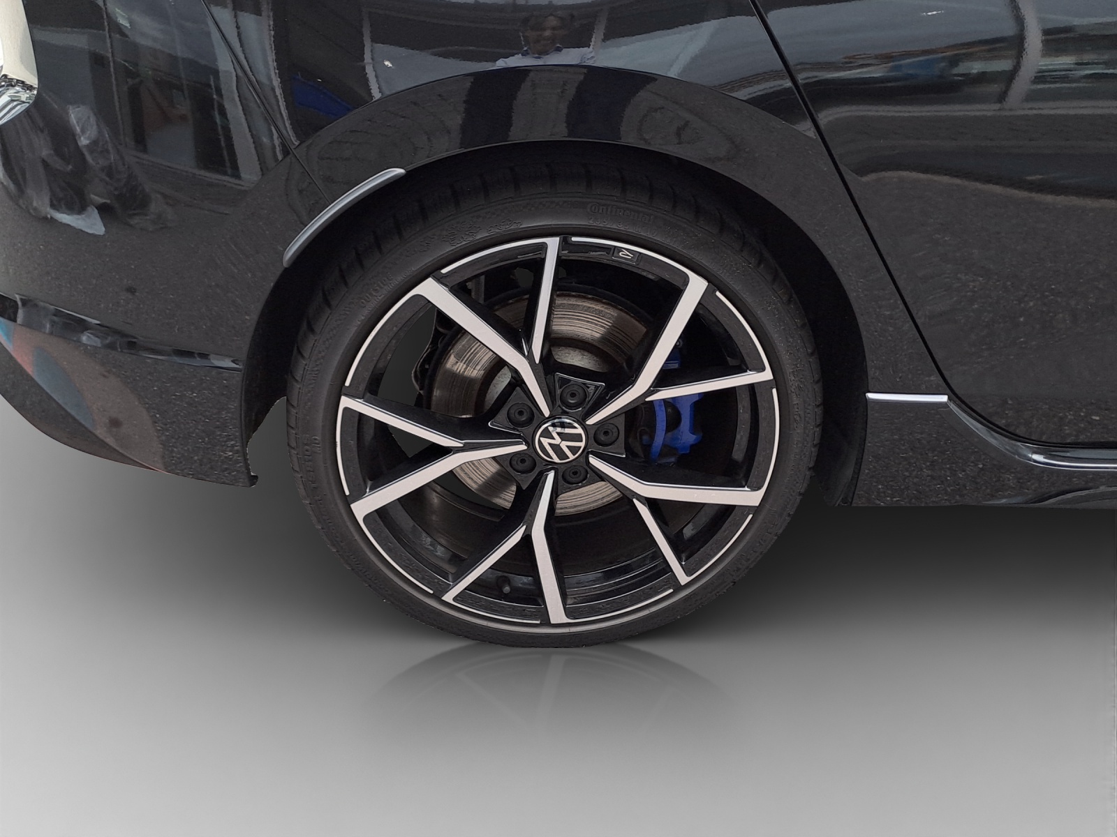 VW Golf 2.0 TSI R DSG 4Motion-image-13