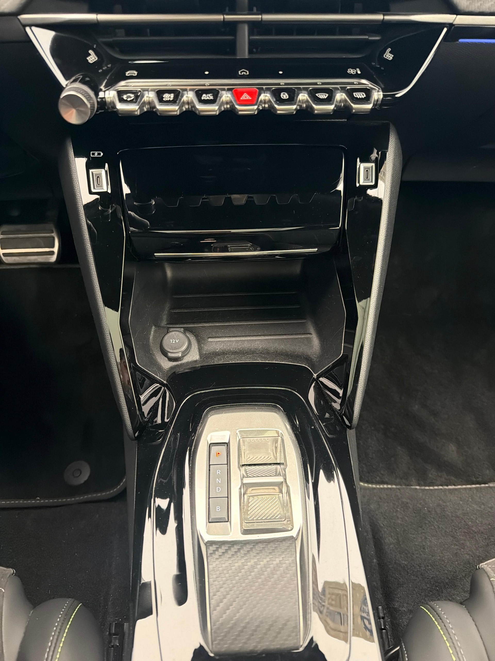 PEUGEOT 2008 e-GT-image-20