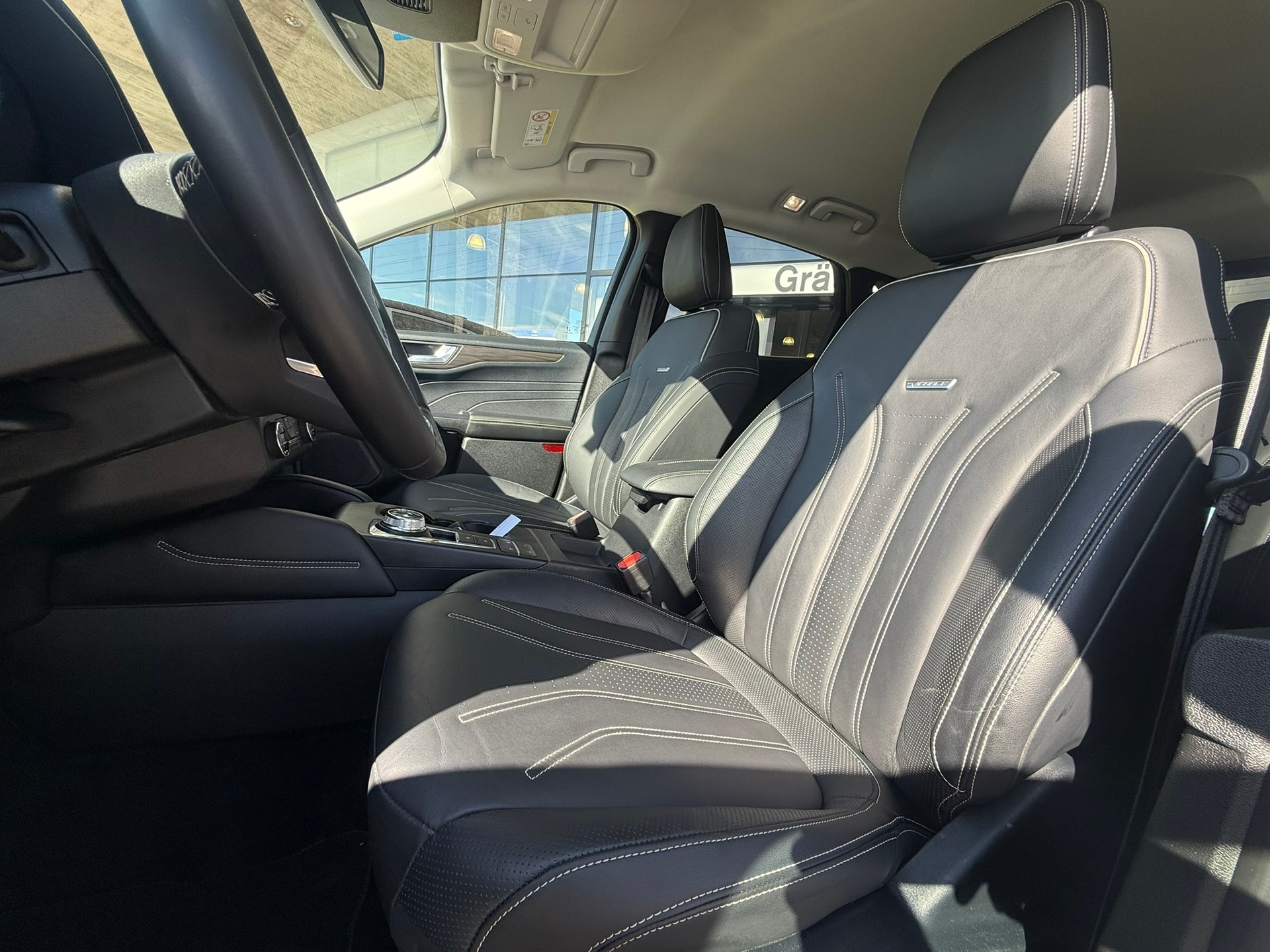 FORD Kuga 2.5 FHEV Vignale 4WD-image-6
