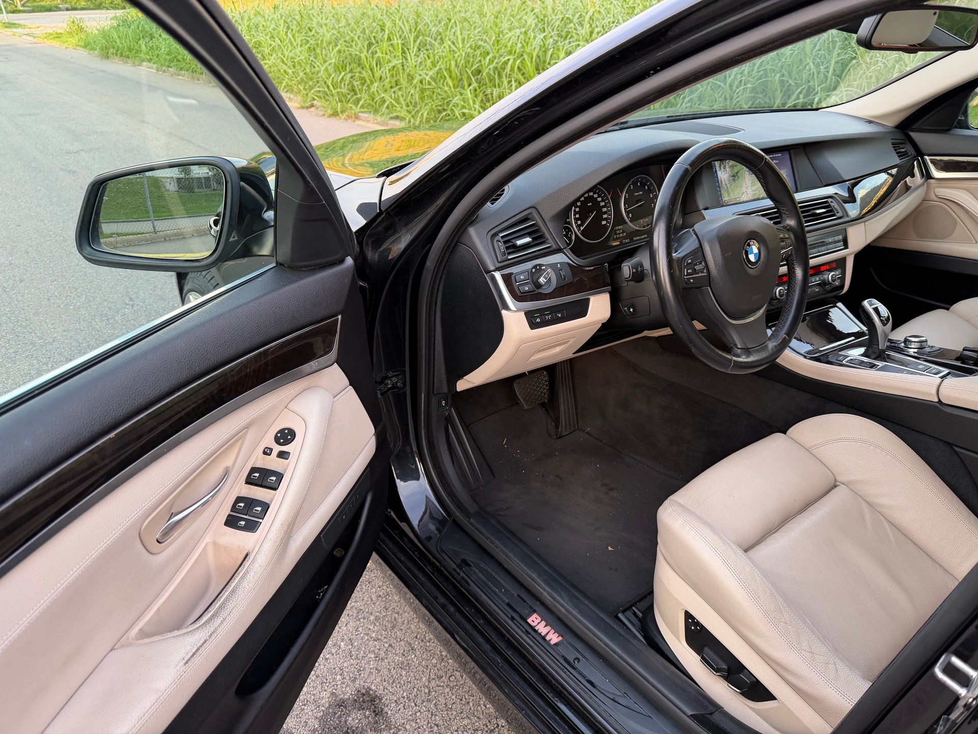 BMW 550i Steptronic-image-7