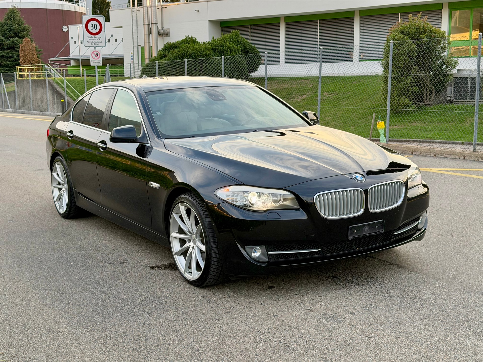 BMW 550i Steptronic-image-5
