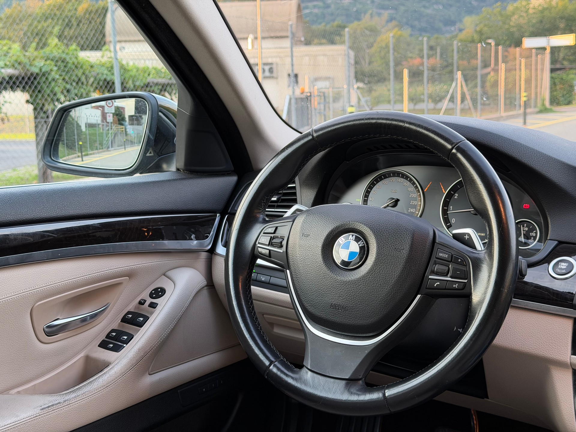 BMW 550i Steptronic-image-12