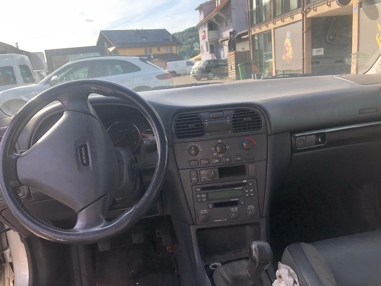 VOLVO V40 2.0T-image-11