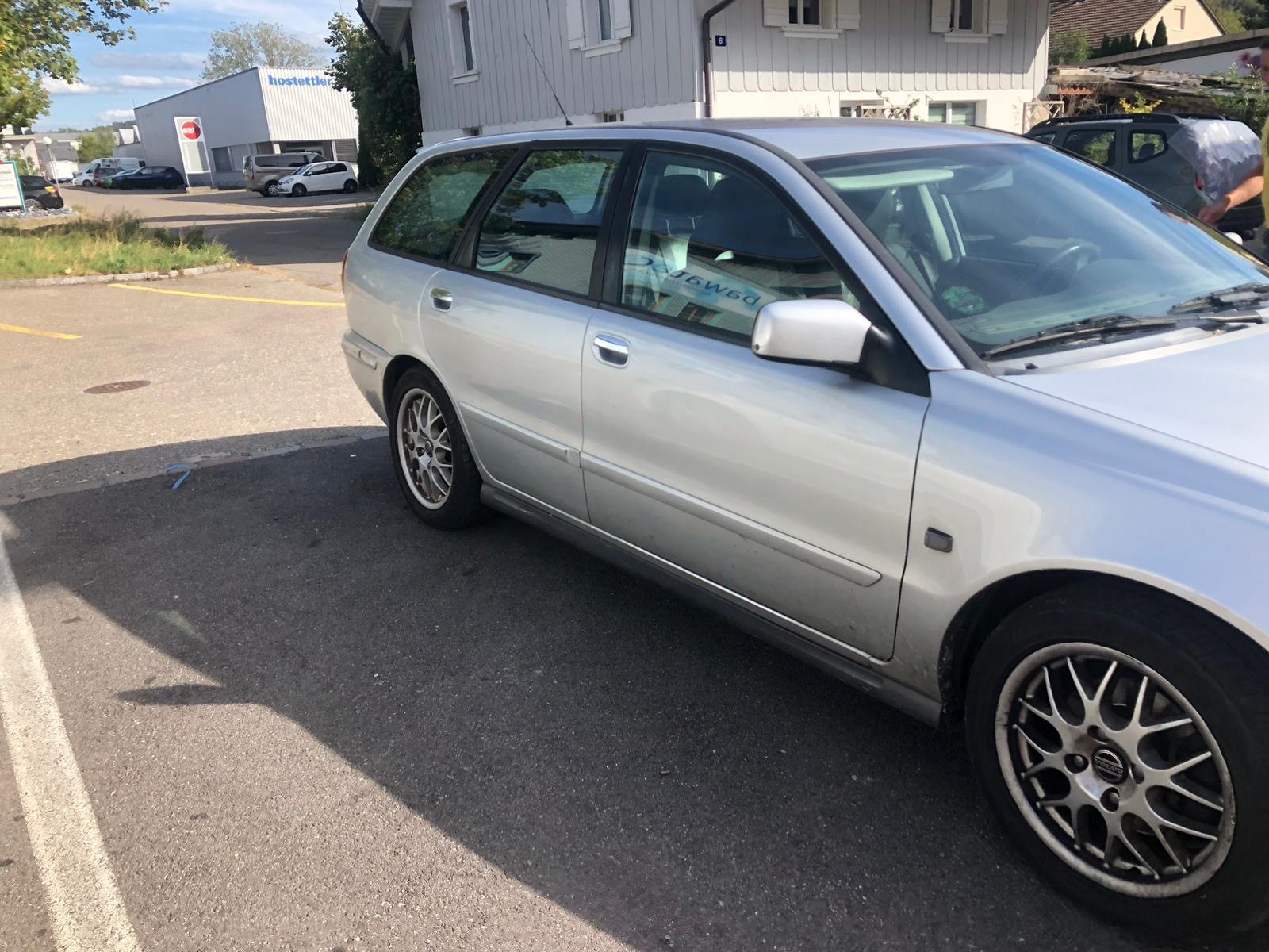 VOLVO V40 2.0T-image-4