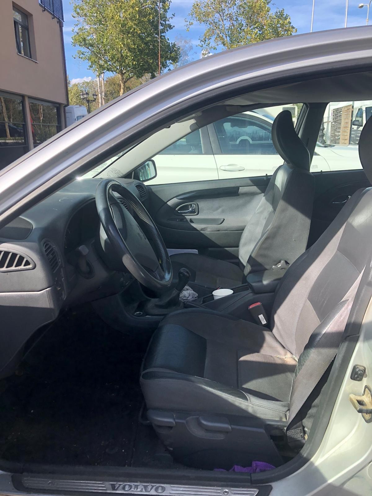 VOLVO V40 2.0T-image-8