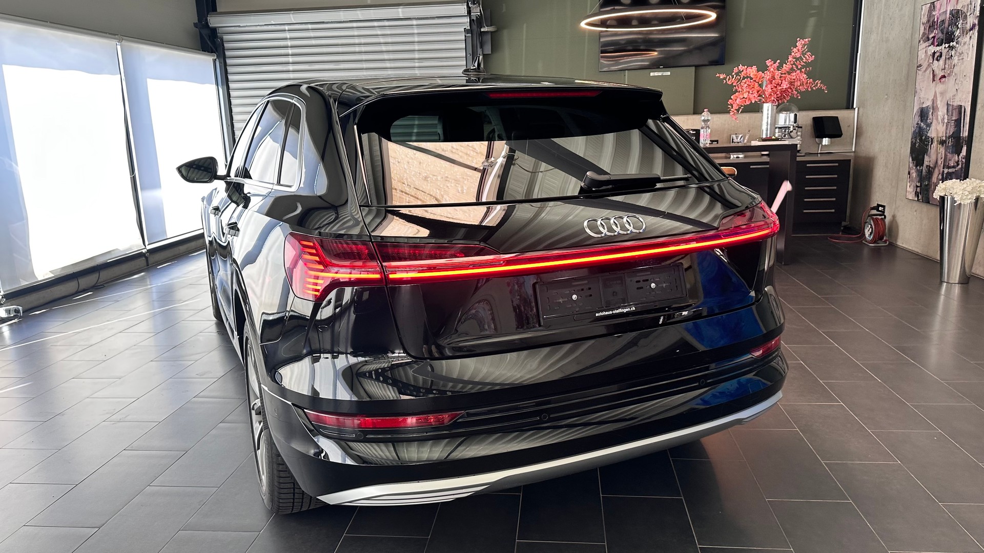 AUDI e-tron 50 Advanced quattro-image-5