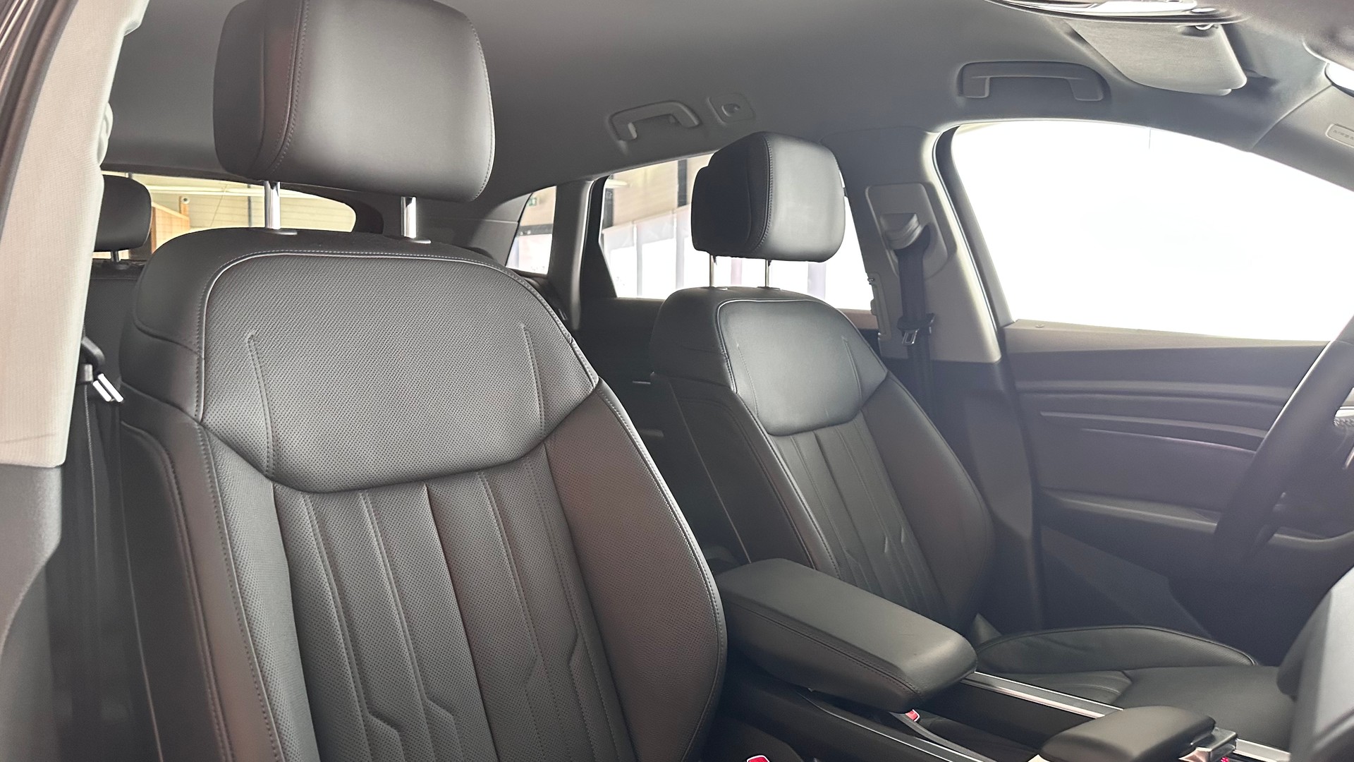 AUDI e-tron 50 Advanced quattro-image-1