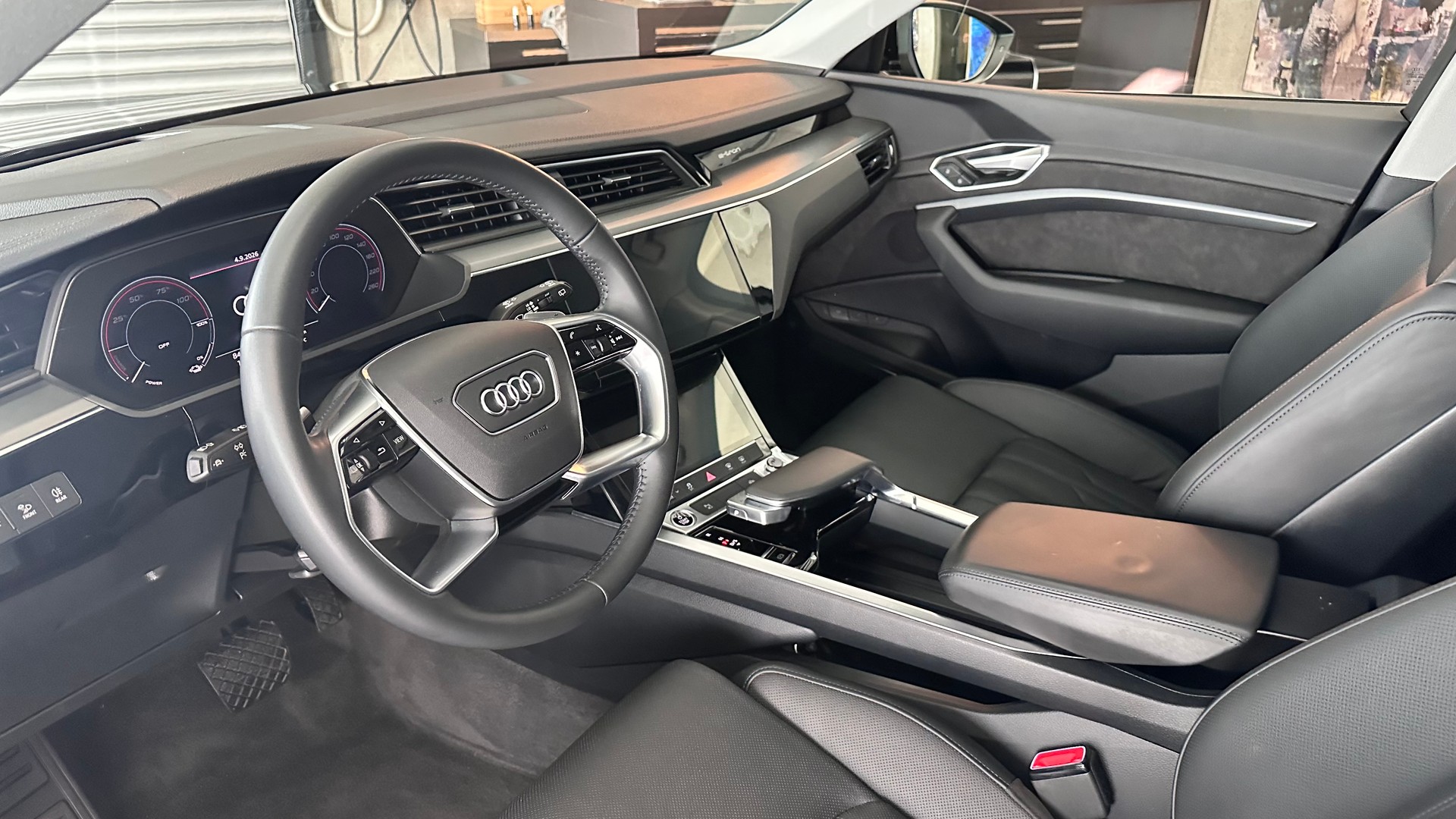 AUDI e-tron 50 Advanced quattro-image-16