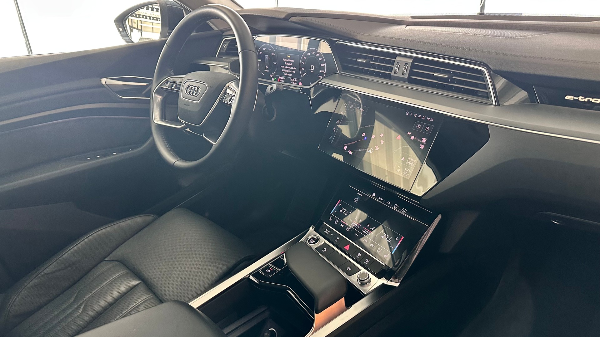 AUDI e-tron 50 Advanced quattro-image-2