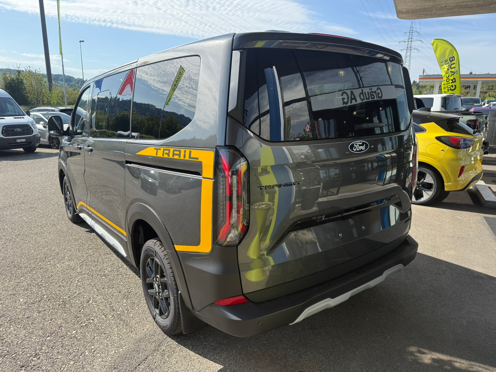 FORD Transit Custom Combi 320 L1H1 Trail Automat 4x4-image-4