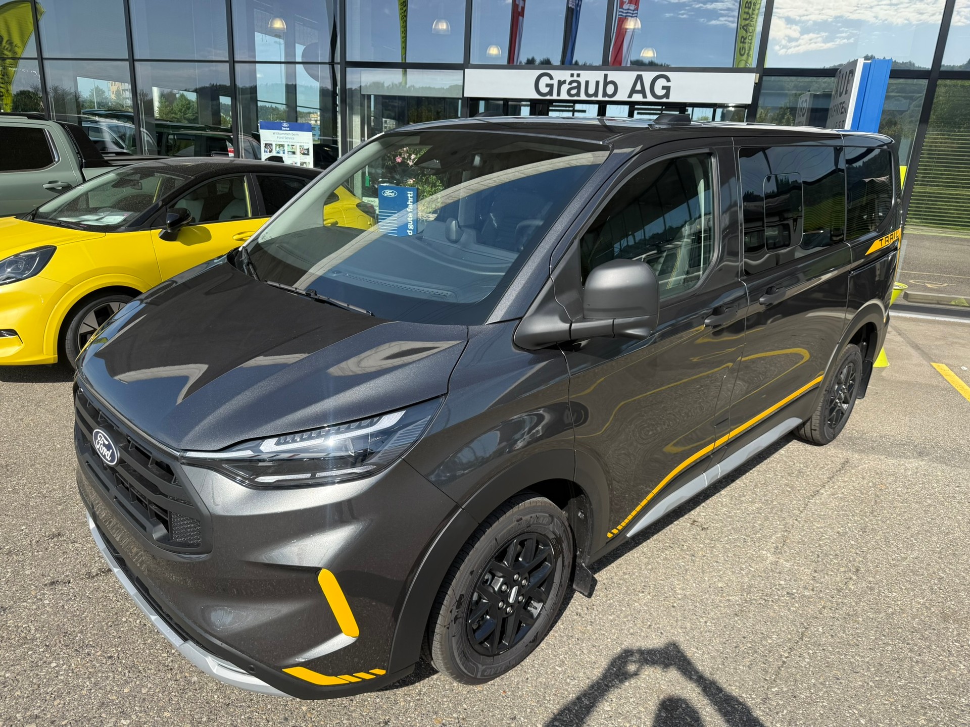 FORD Transit Custom Combi 320 L1H1 Trail Automat 4x4-image-2