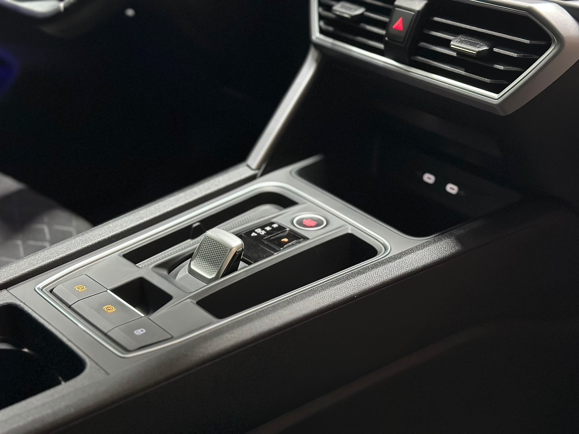 SEAT Leon 1.4 eHybrid pHEV DSG FR-image-11