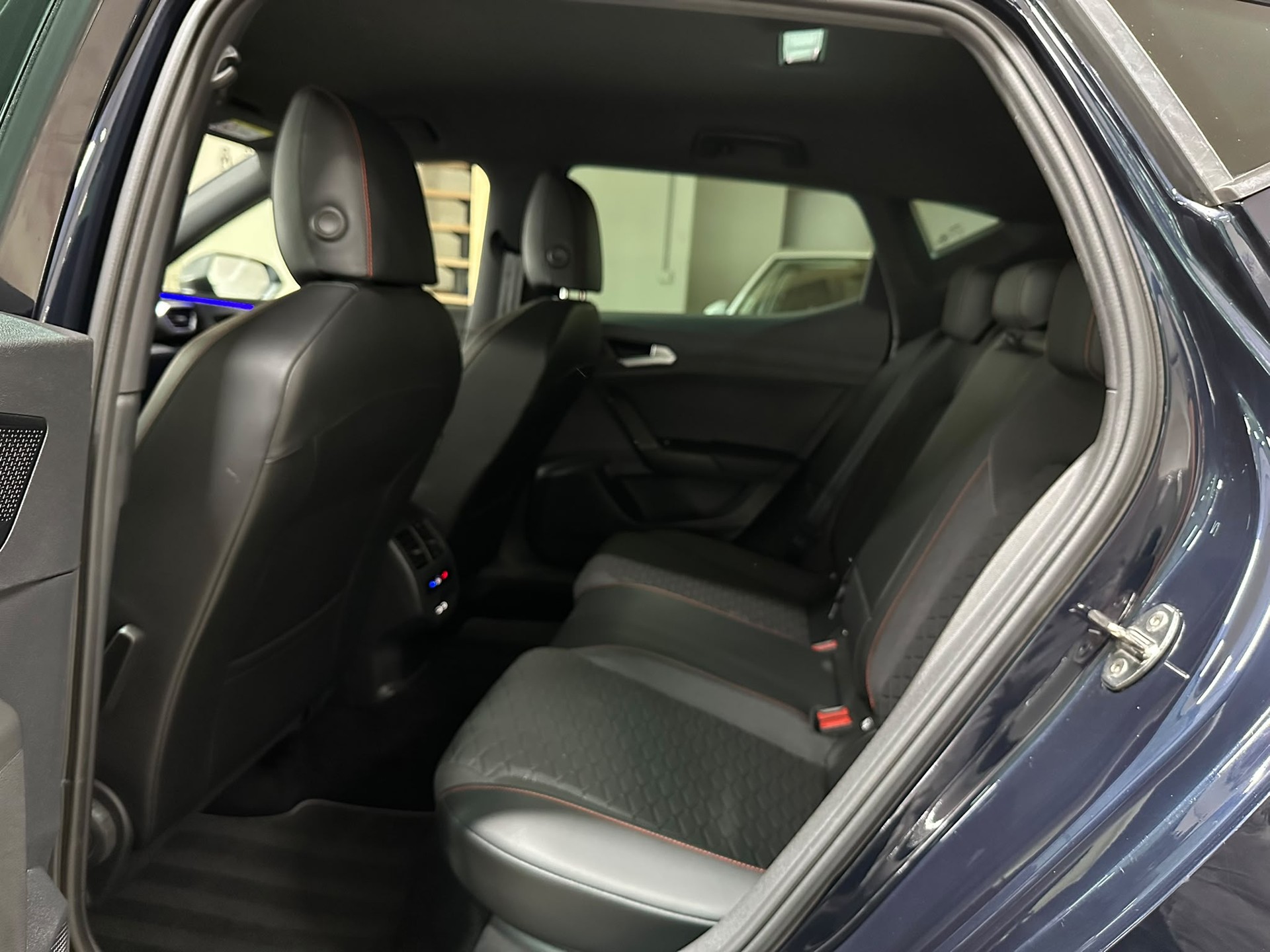 SEAT Leon 1.4 eHybrid pHEV DSG FR-image-8