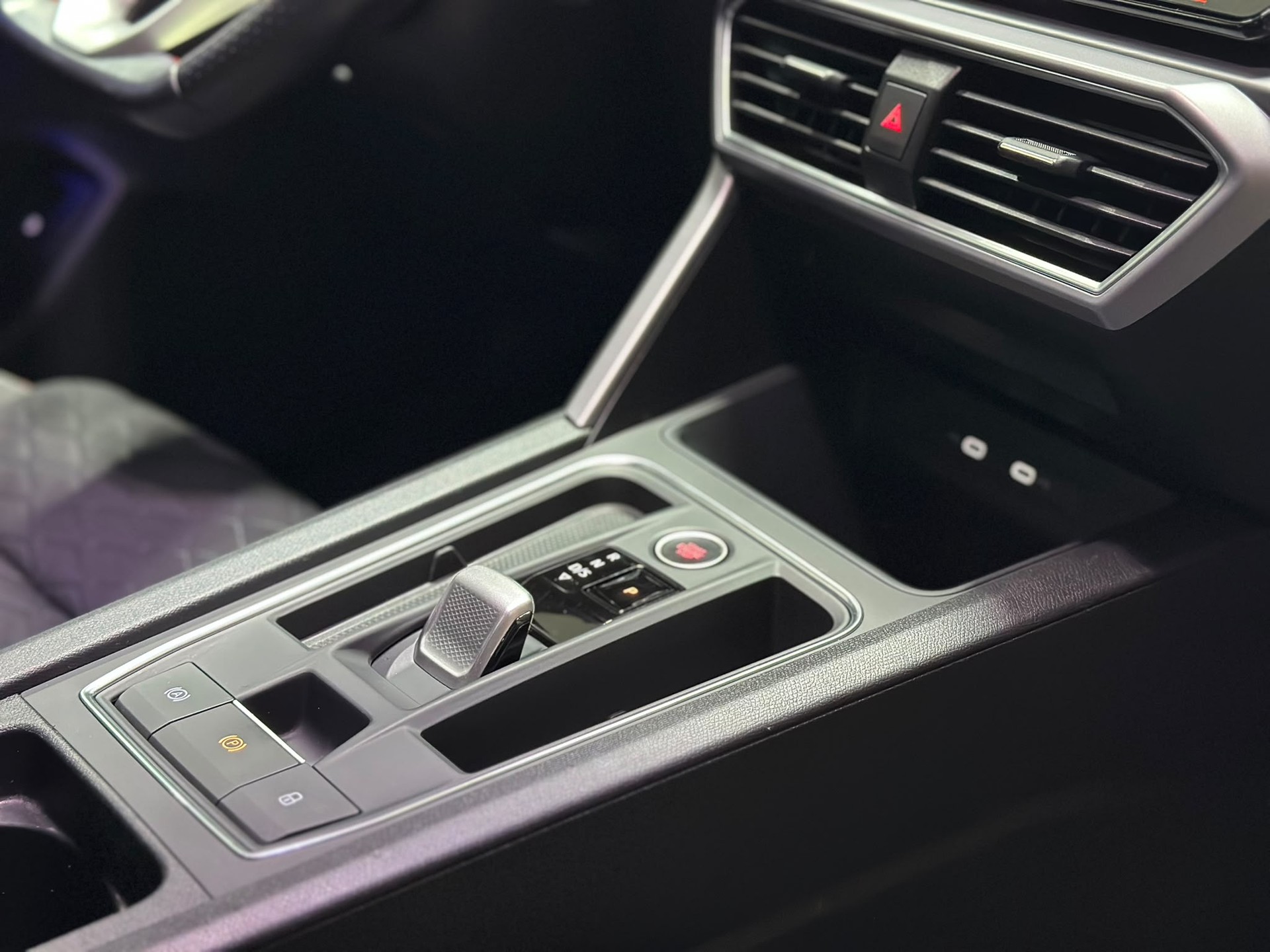 SEAT Leon 1.4 eHybrid pHEV DSG FR-image-15
