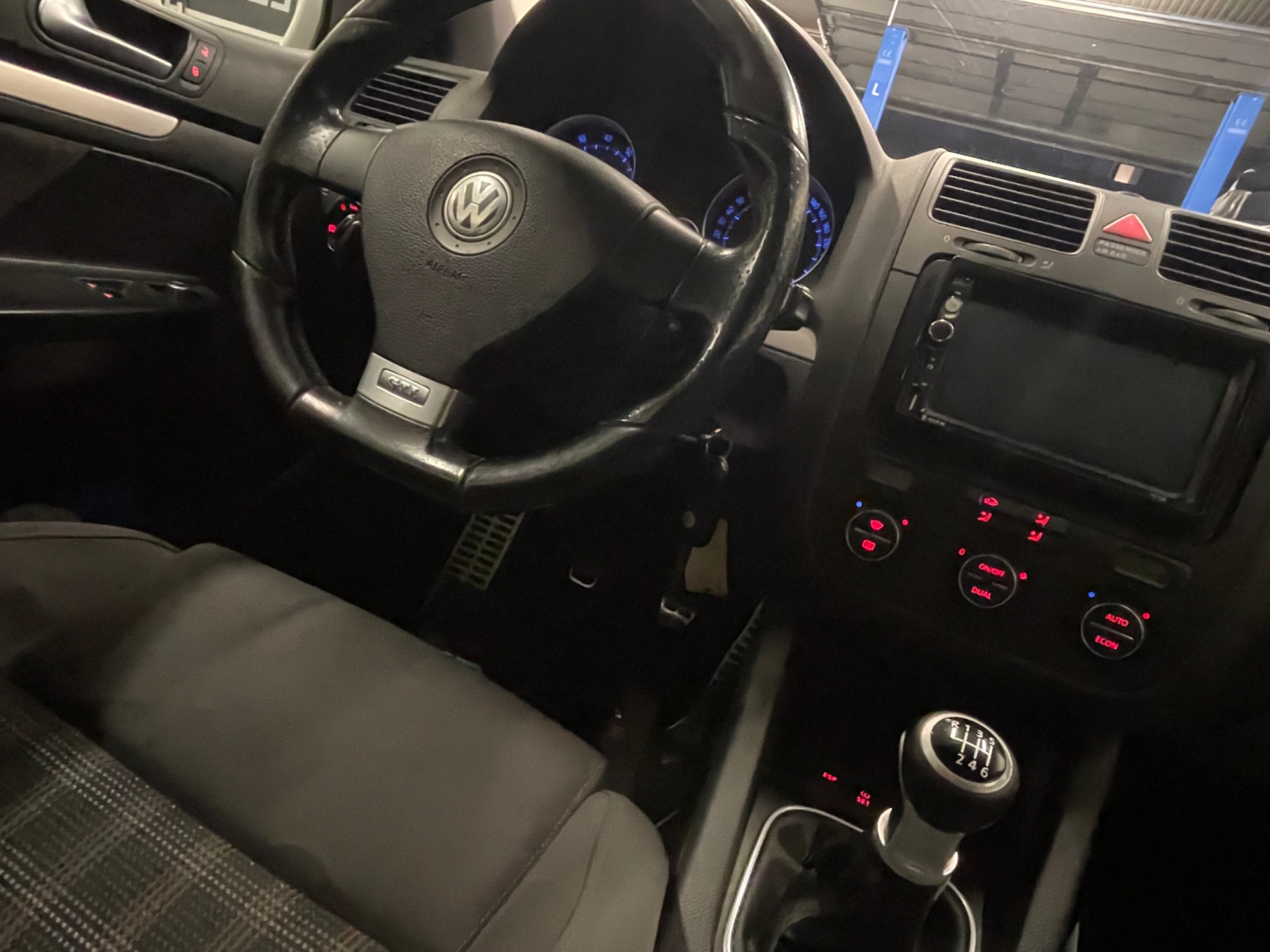 VW Golf 2.0 TFSI GTI-image-14