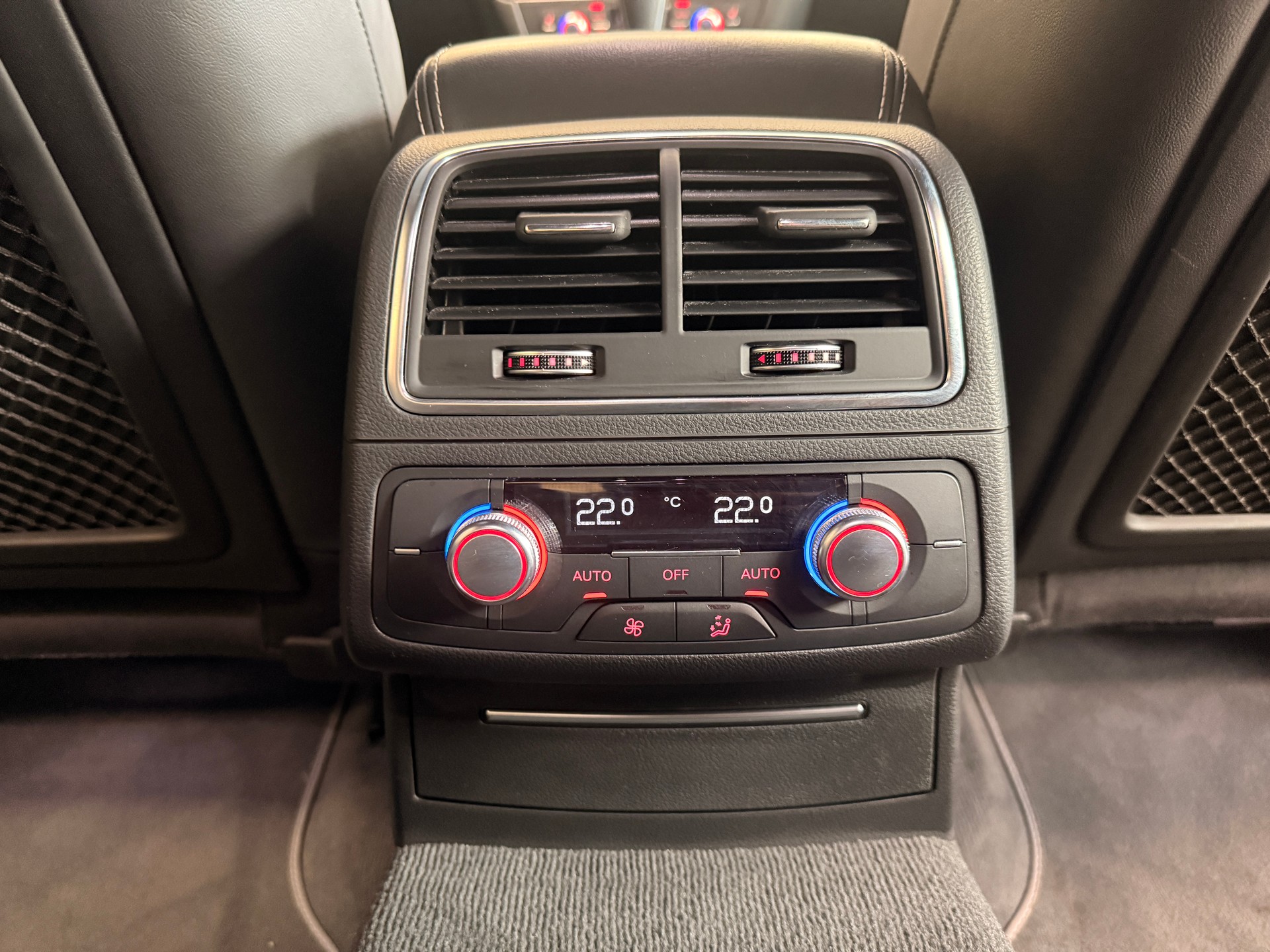 AUDI A6 2.0 TDI S-Line 190 S-Tronic-image-12