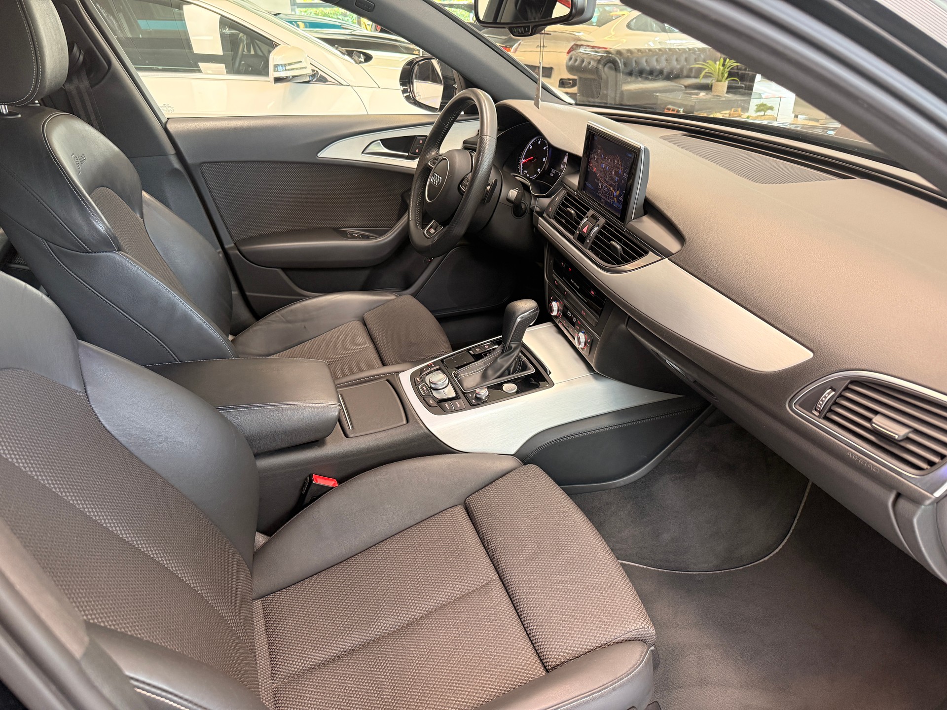 AUDI A6 2.0 TDI S-Line 190 S-Tronic-image-10