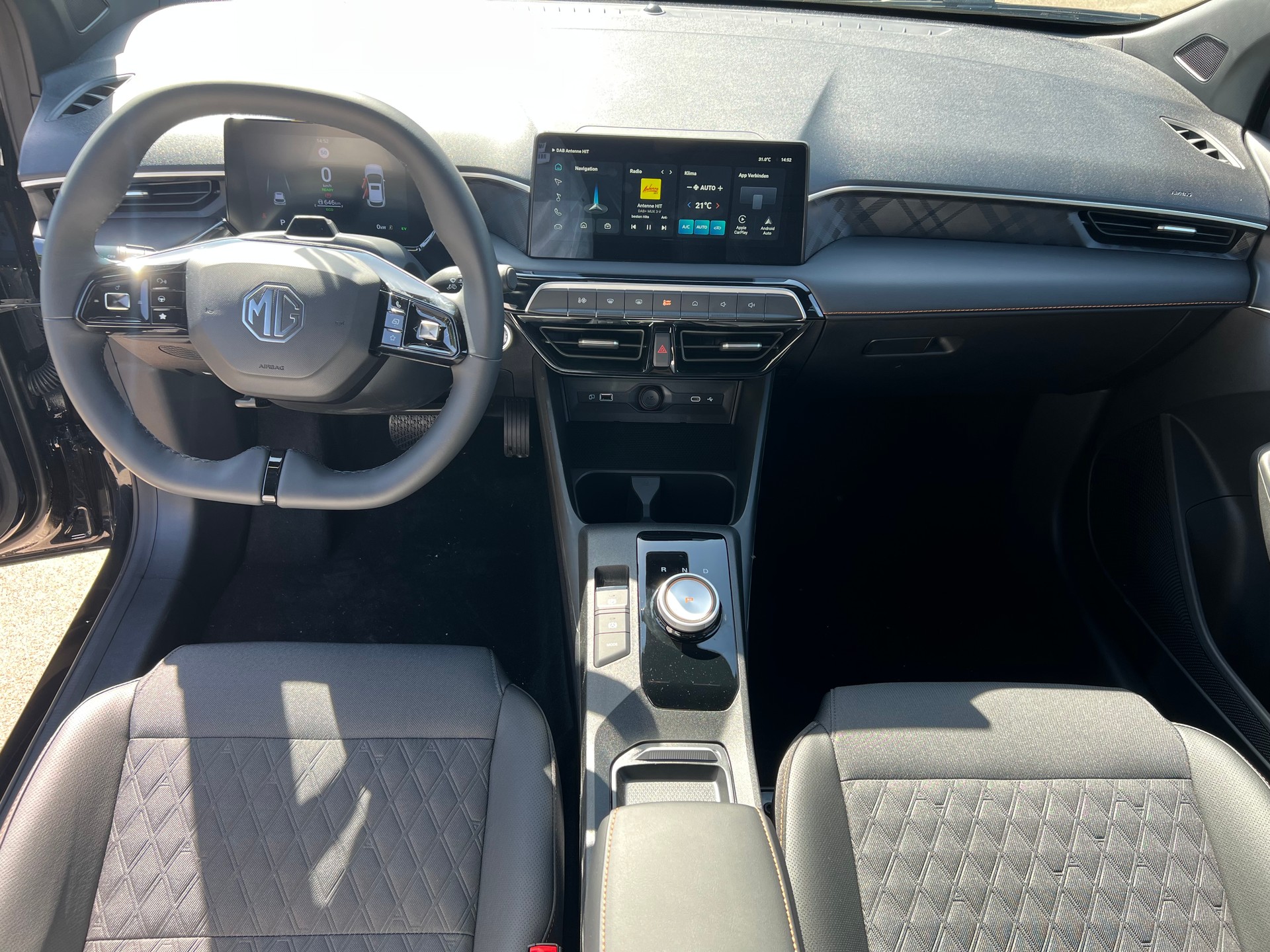 MG 3 1.5 Hybrid Luxury Aut.-image-22