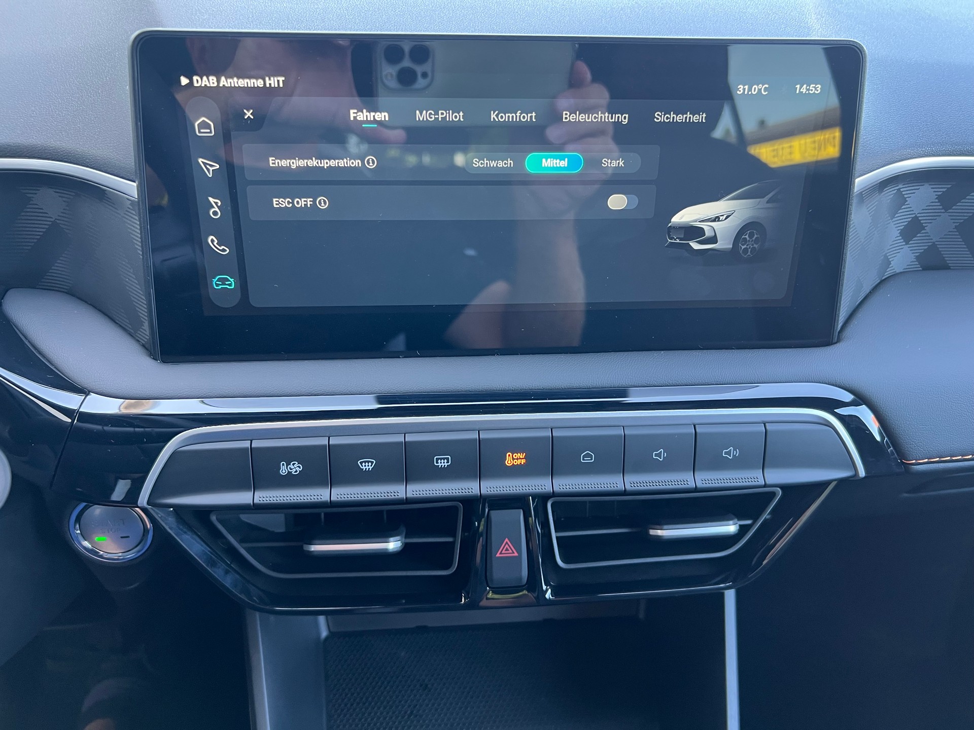 MG 3 1.5 Hybrid Luxury Aut.-image-31