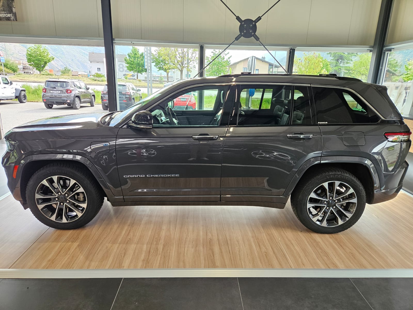 JEEP Grand Cherokee 2.0 Plug-in-Hybrid Overland 4xe-image-2