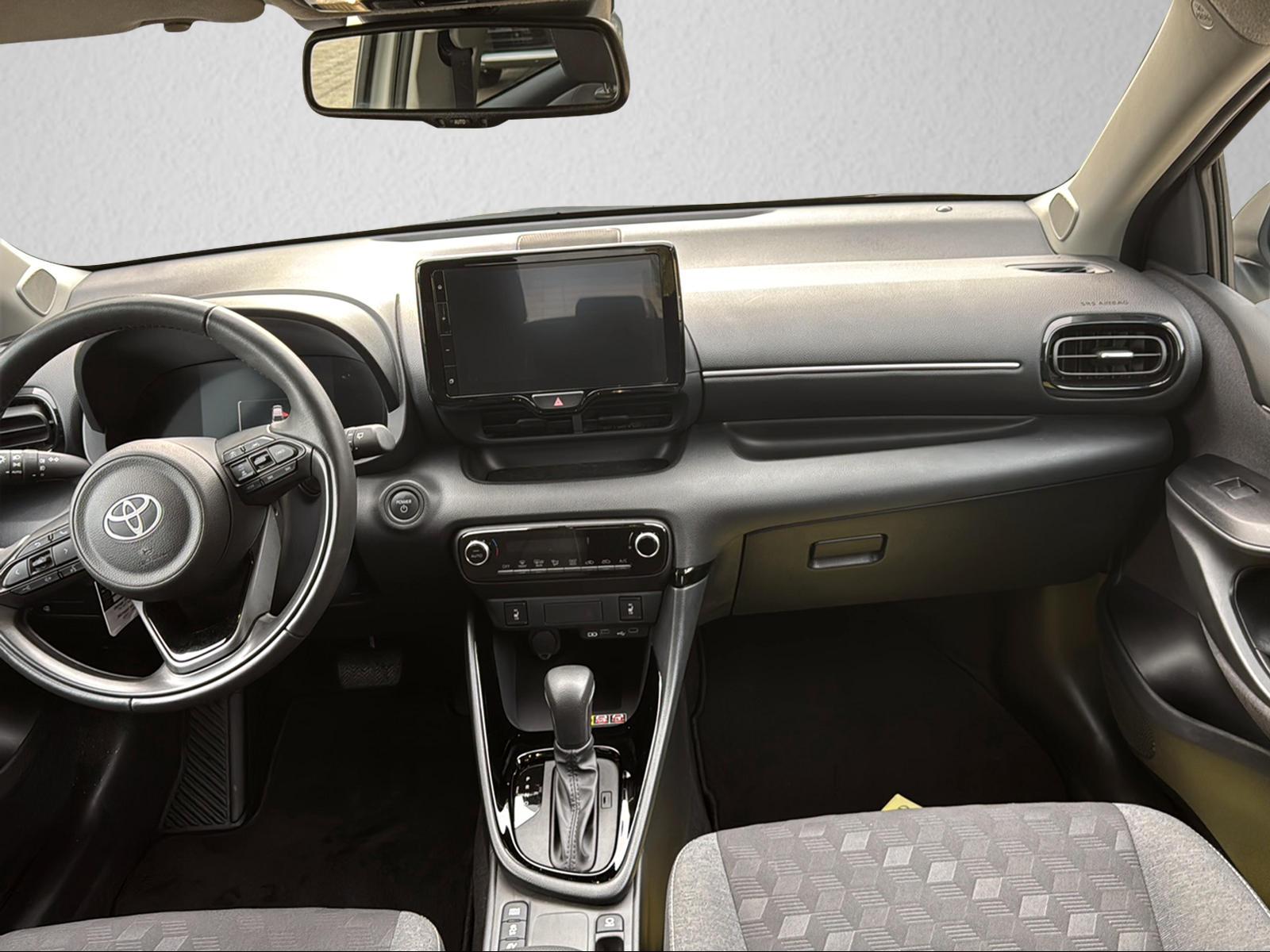 TOYOTA Yaris 1.5 VVT-i HSD Trend-image-12