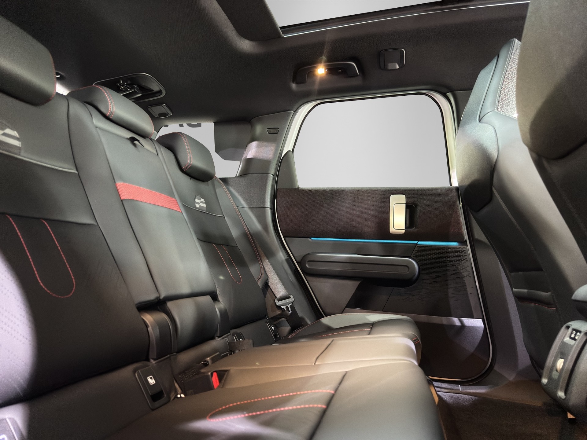 MINI Countryman John Cooper Works ALL4-image-19