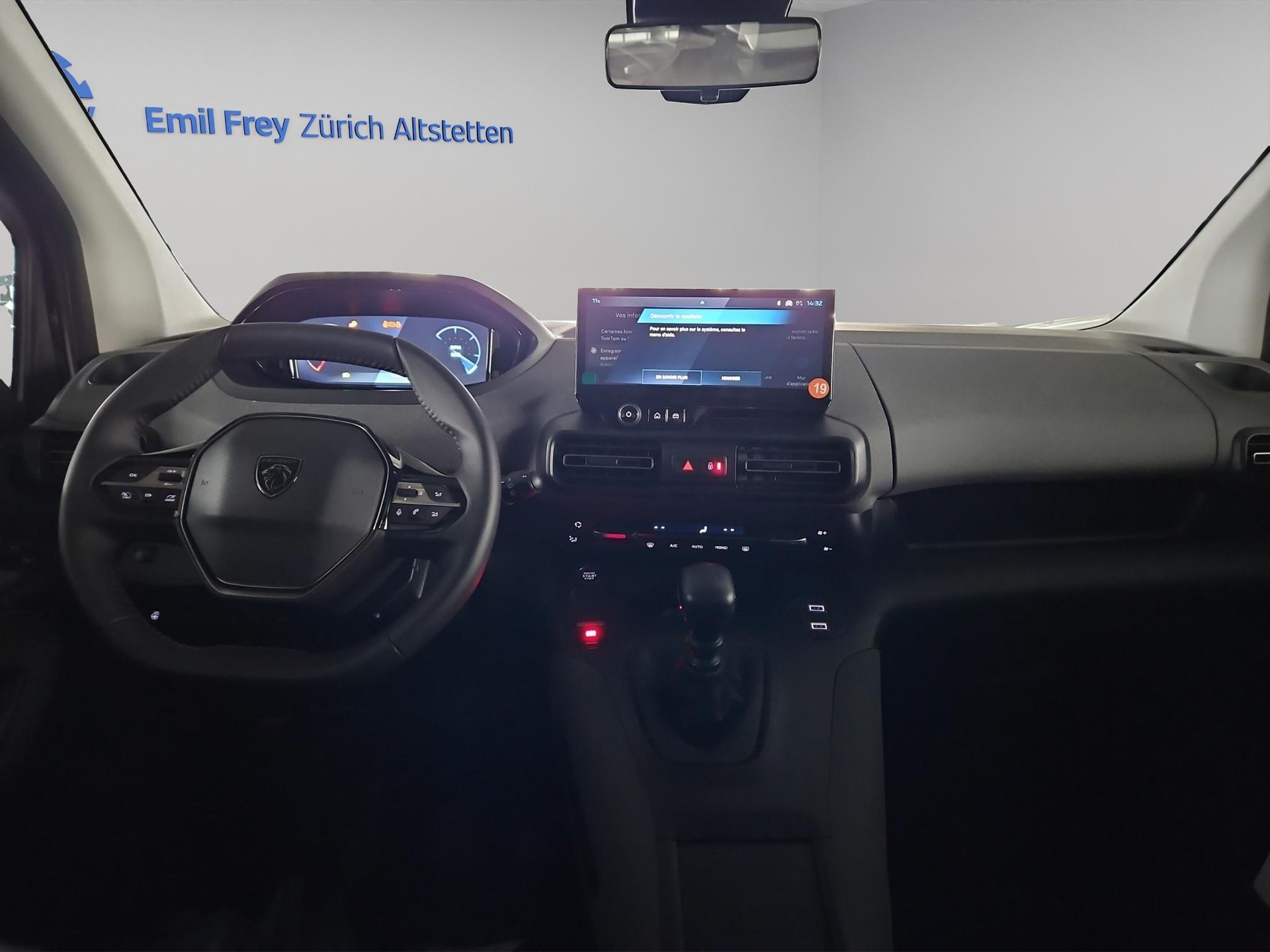 PEUGEOT Rifter 1.2 PureTech Allure-image-7