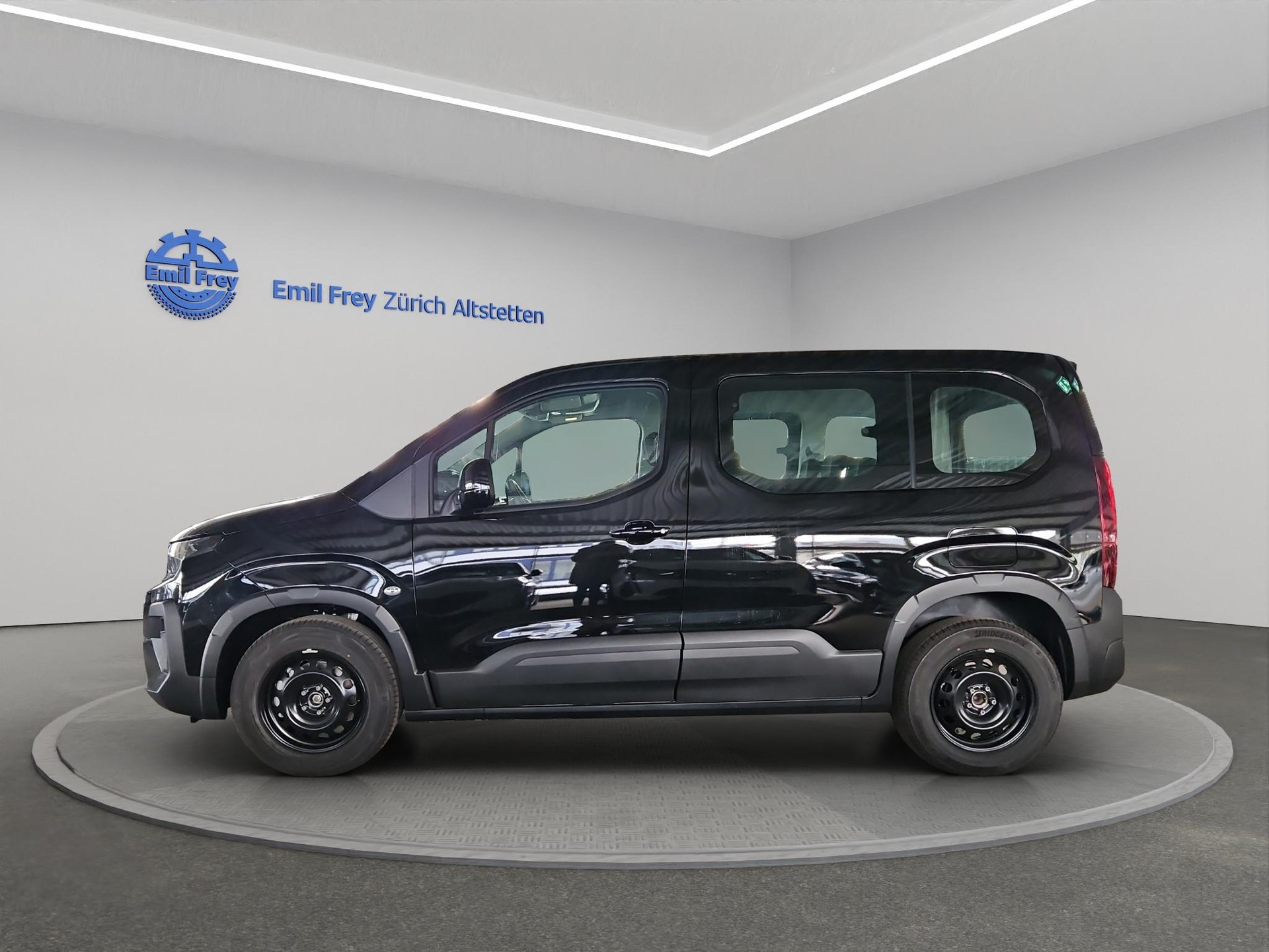 PEUGEOT Rifter 1.2 PureTech Allure-image-1