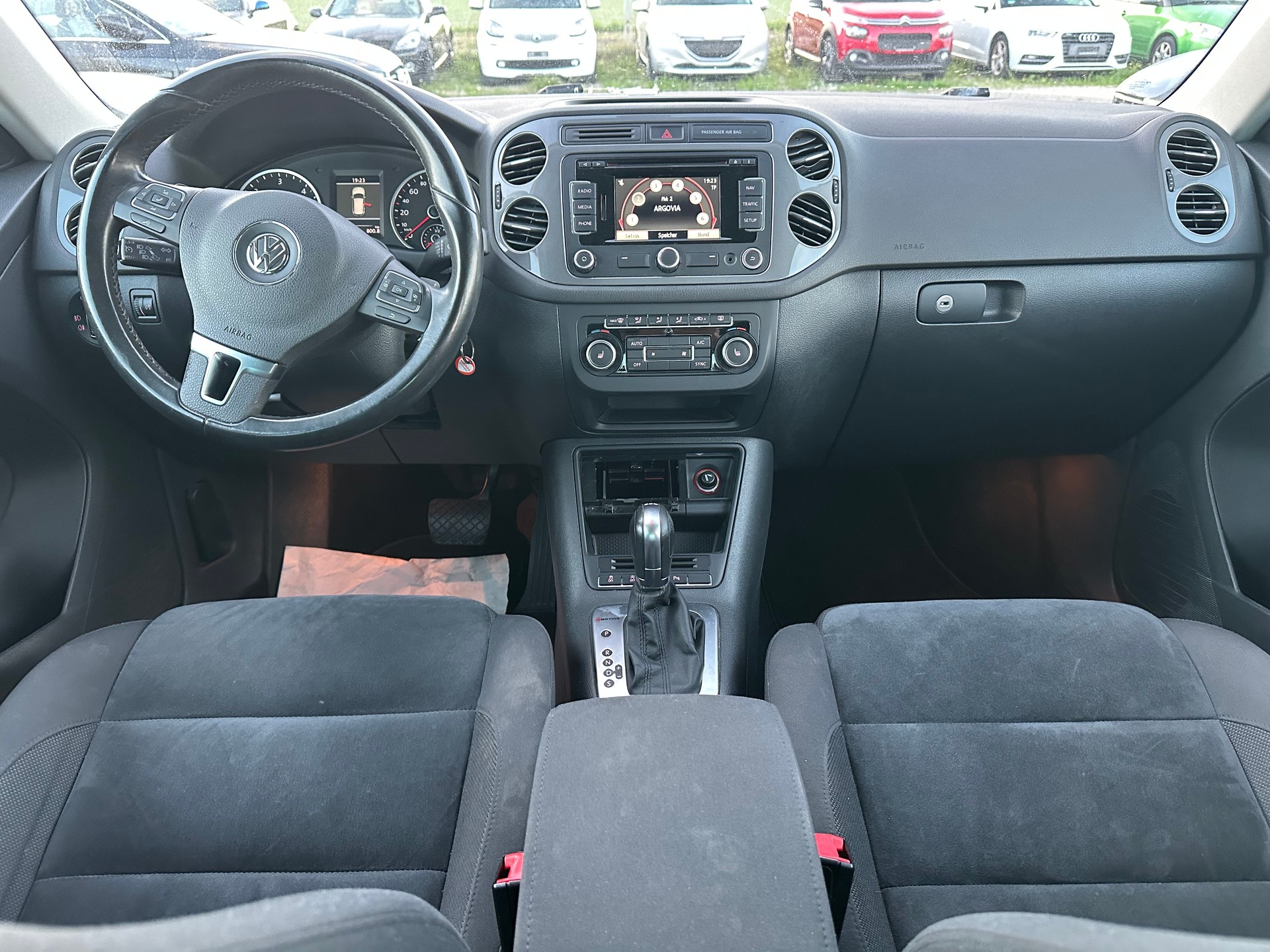 VW Tiguan 2.0 TDI BMT Design 4Motion DSG-image-9