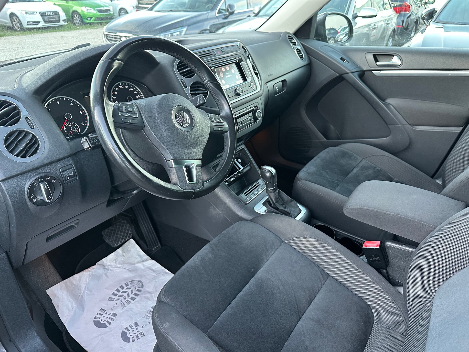 VW Tiguan 2.0 TDI BMT Design 4Motion DSG-image-12