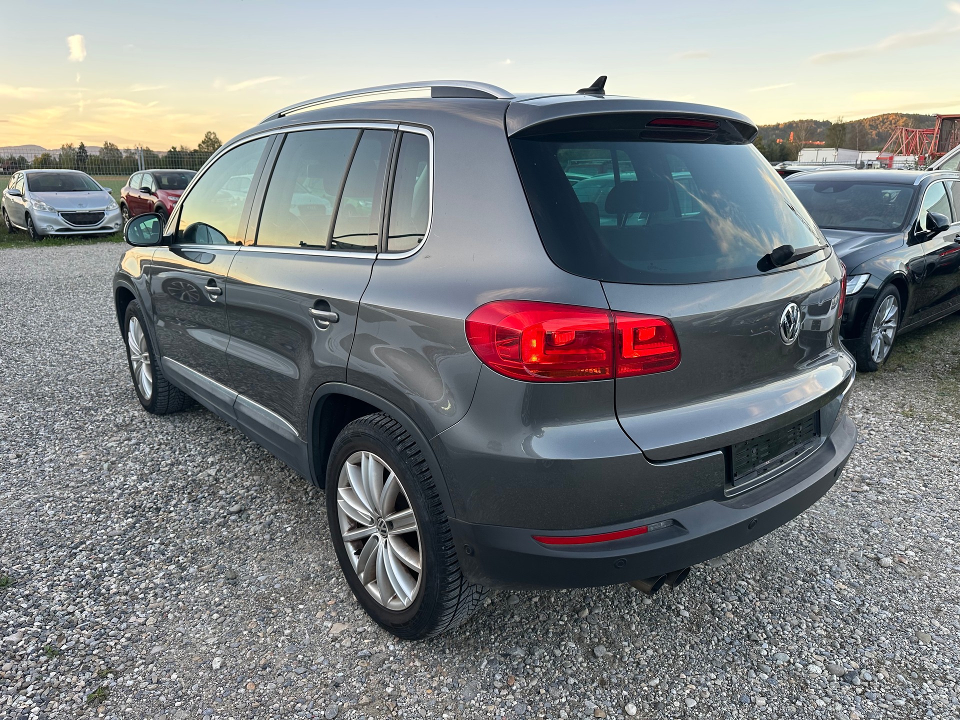 VW Tiguan 2.0 TDI BMT Design 4Motion DSG-image-3