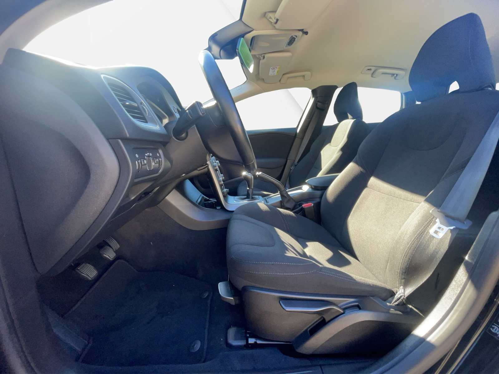 VOLVO V40 2.0 D3 Kinetic S/S-image-9