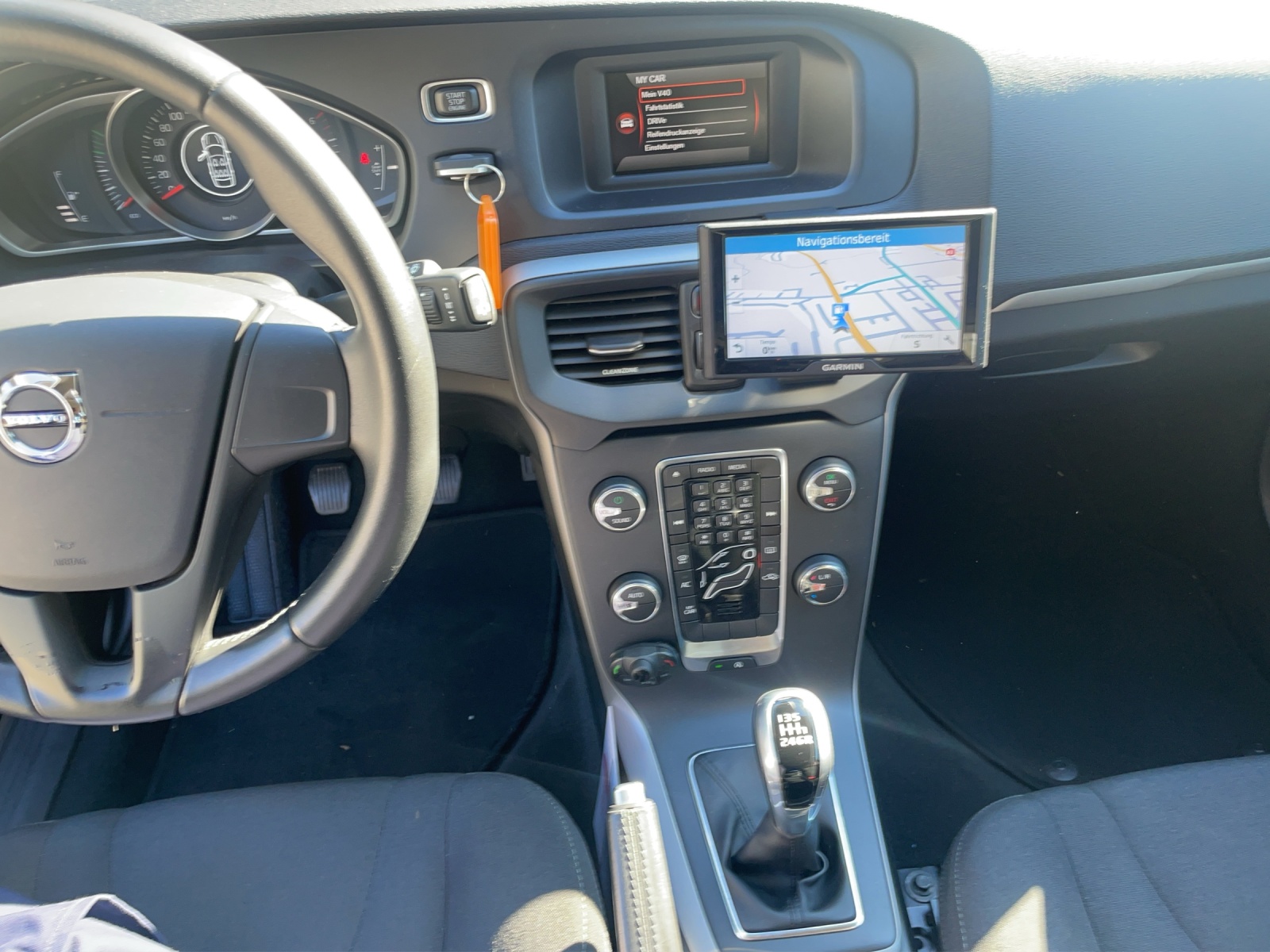 VOLVO V40 2.0 D3 Kinetic S/S-image-16