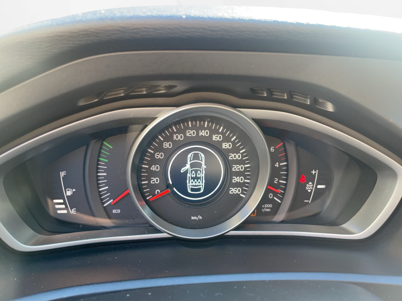 VOLVO V40 2.0 D3 Kinetic S/S-image-15