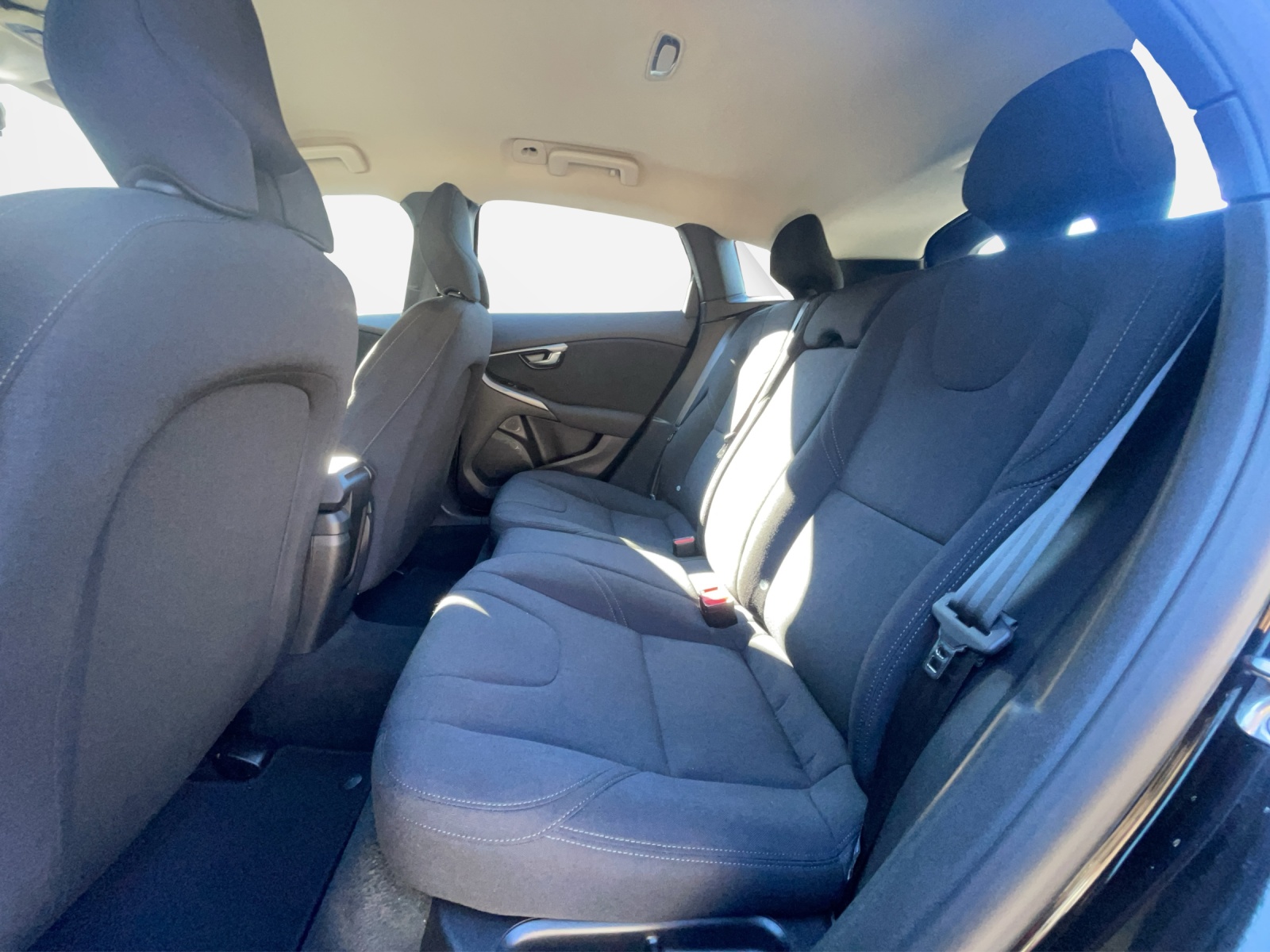 VOLVO V40 2.0 D3 Kinetic S/S-image-13