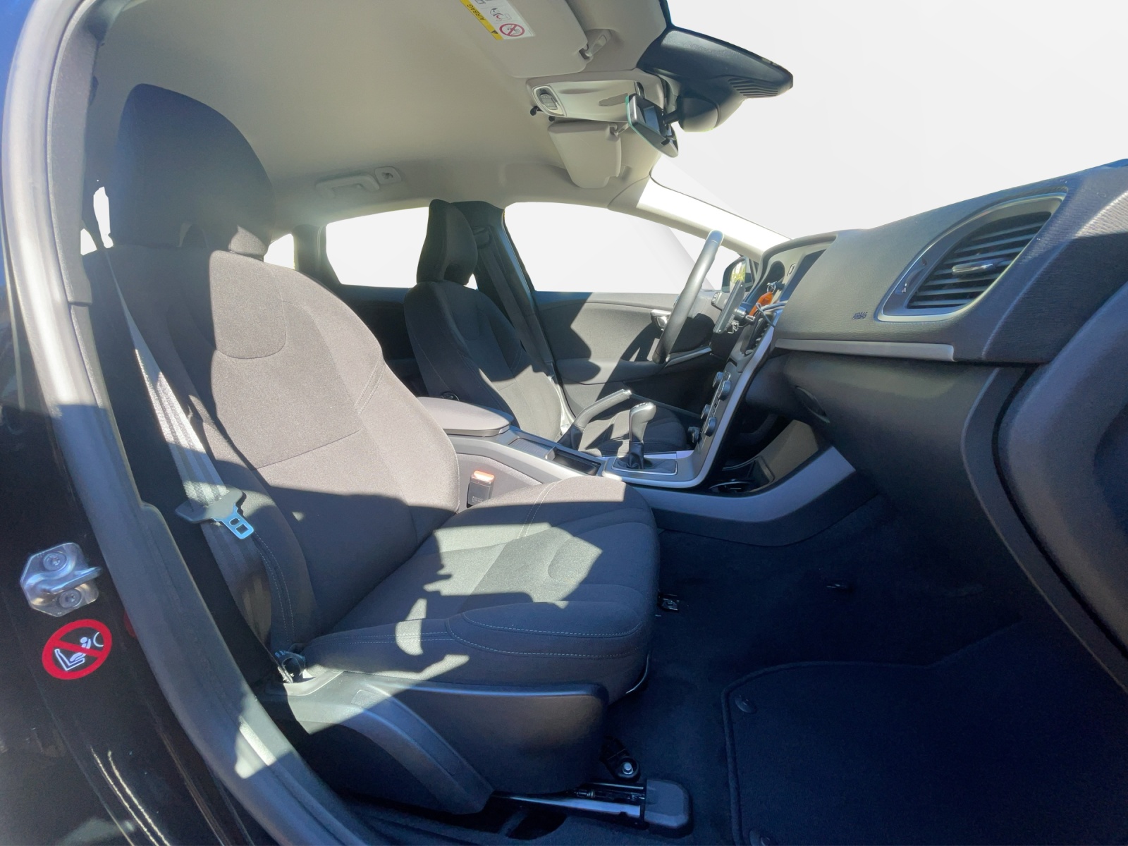 VOLVO V40 2.0 D3 Kinetic S/S-image-17