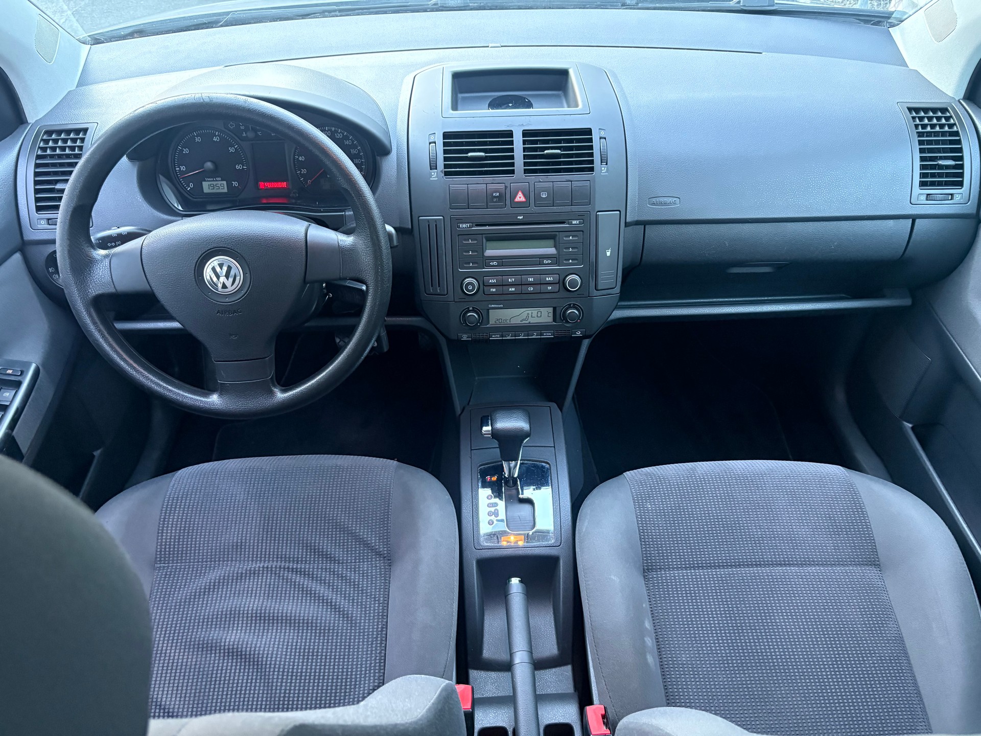 VW Polo 1.6 16V Sportline-image-9