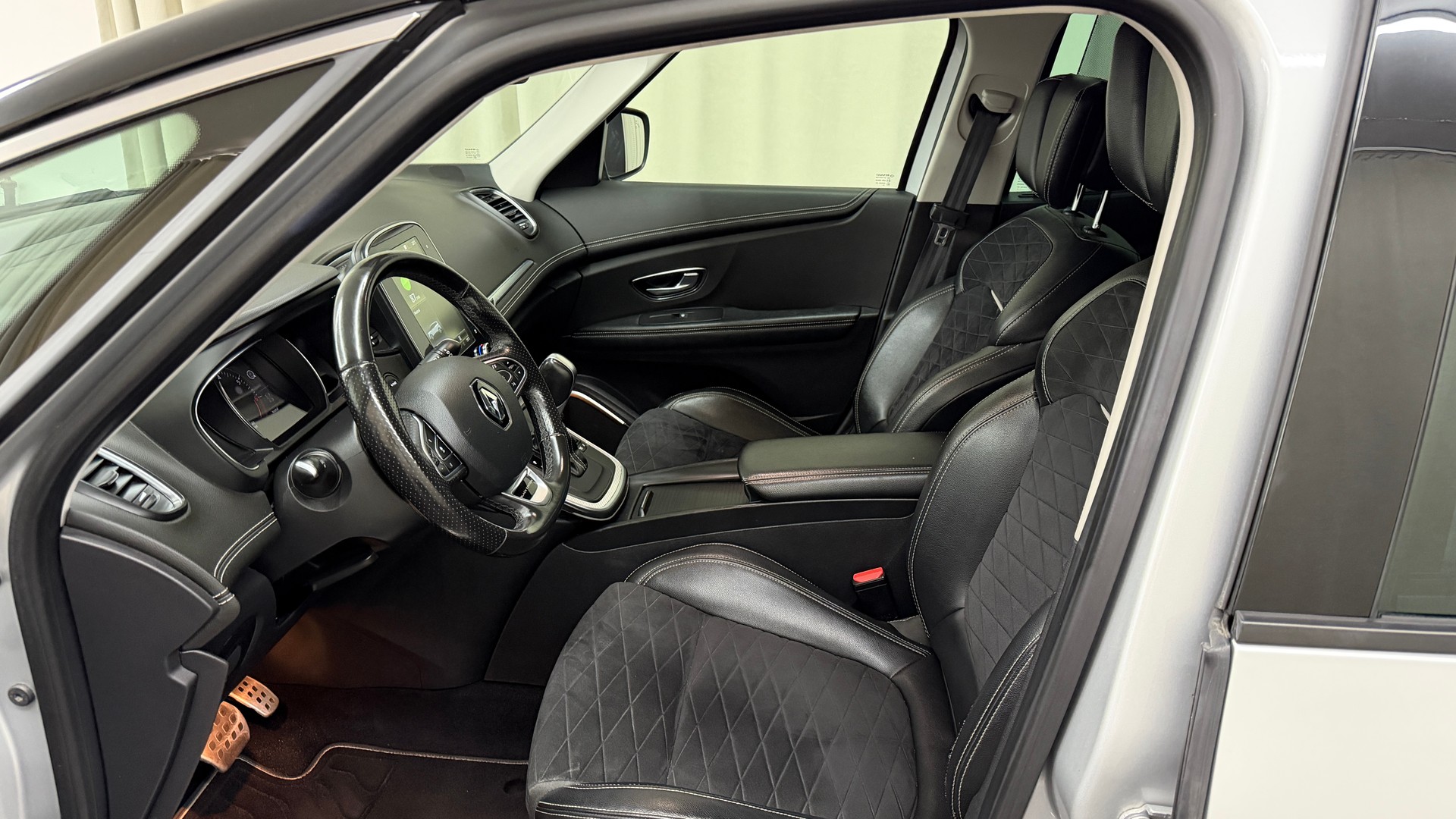 RENAULT Grand Scénic 1.3 16V Turbo Black Edition EDC-image-6